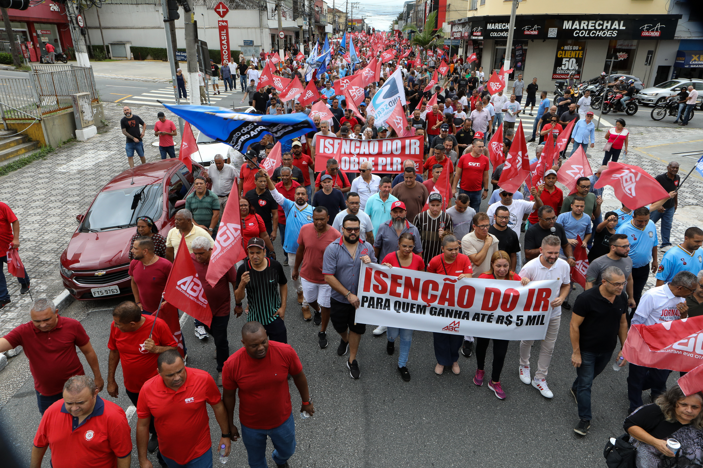 Ato em Defesa da Classe Trabalhadora para reivindicar um Brasil menos desigual e o respeito aos direitos de todos os trabalhadores concentração em frente o Sindicato dos Metalúrgicos e passeata na Rua Marechal Deodora no Centro de SBC. Fotos Dino Santos_14_03_2025.