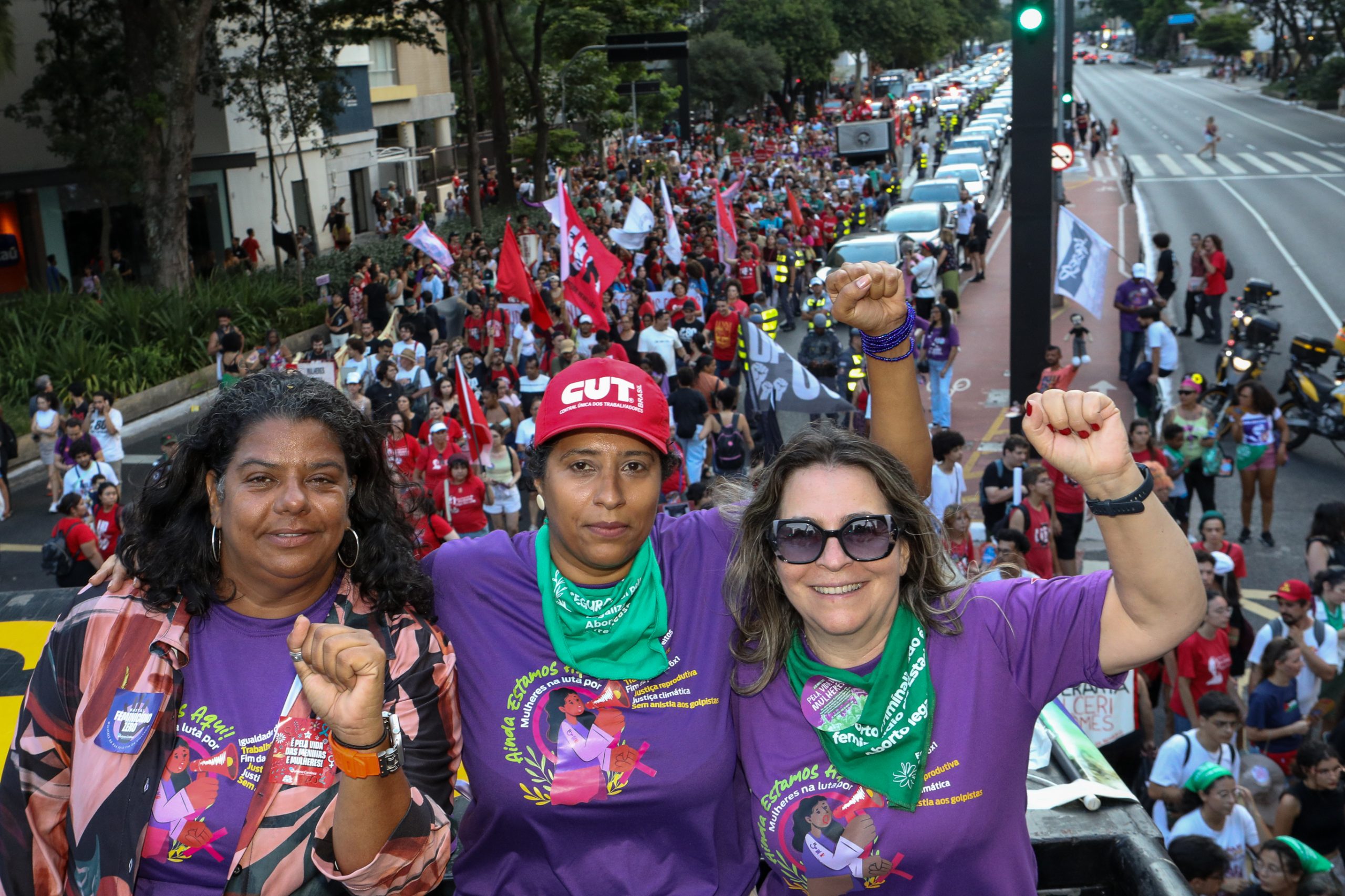 Dia Internacional das Mulheres ato na Av. Paulista concentração em frente o Banco Central e passeata até a Praça Osvaldo Cruz. Fotos Dino Santos. Brasil_08_03_2025.