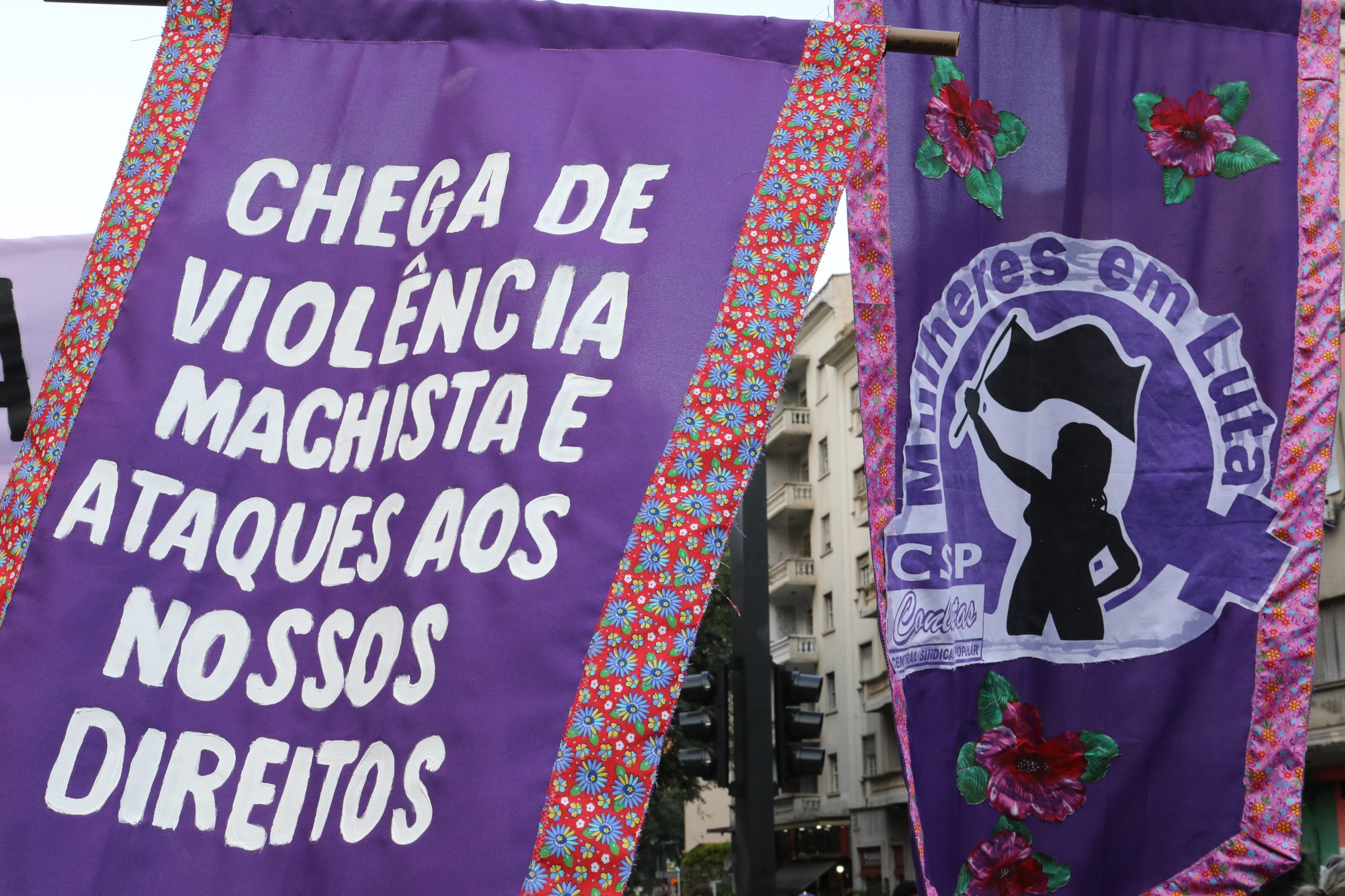 Dia Internacional das Mulheres ato na Av. Paulista concentração em frente o Banco Central e passeata até a Praça Osvaldo Cruz. Fotos Dino Santos. Brasil_08_03_2025.