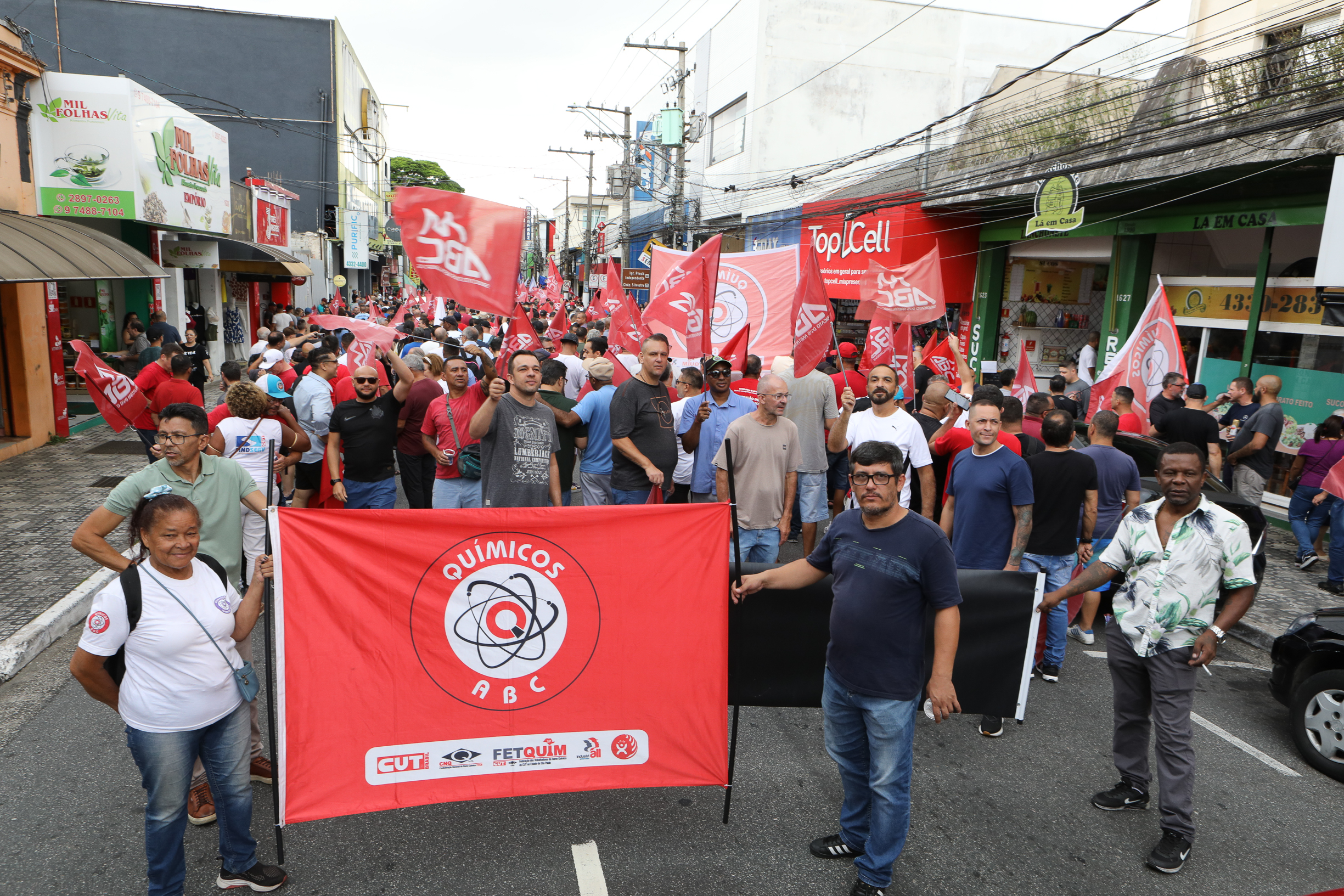 Ato em Defesa da Classe Trabalhadora para reivindicar um Brasil menos desigual e o respeito aos direitos de todos os trabalhadores concentração em frente o Sindicato dos Metalúrgicos e passeata na Rua Marechal Deodora no Centro de SBC. Fotos Dino Santos_14_03_2025.