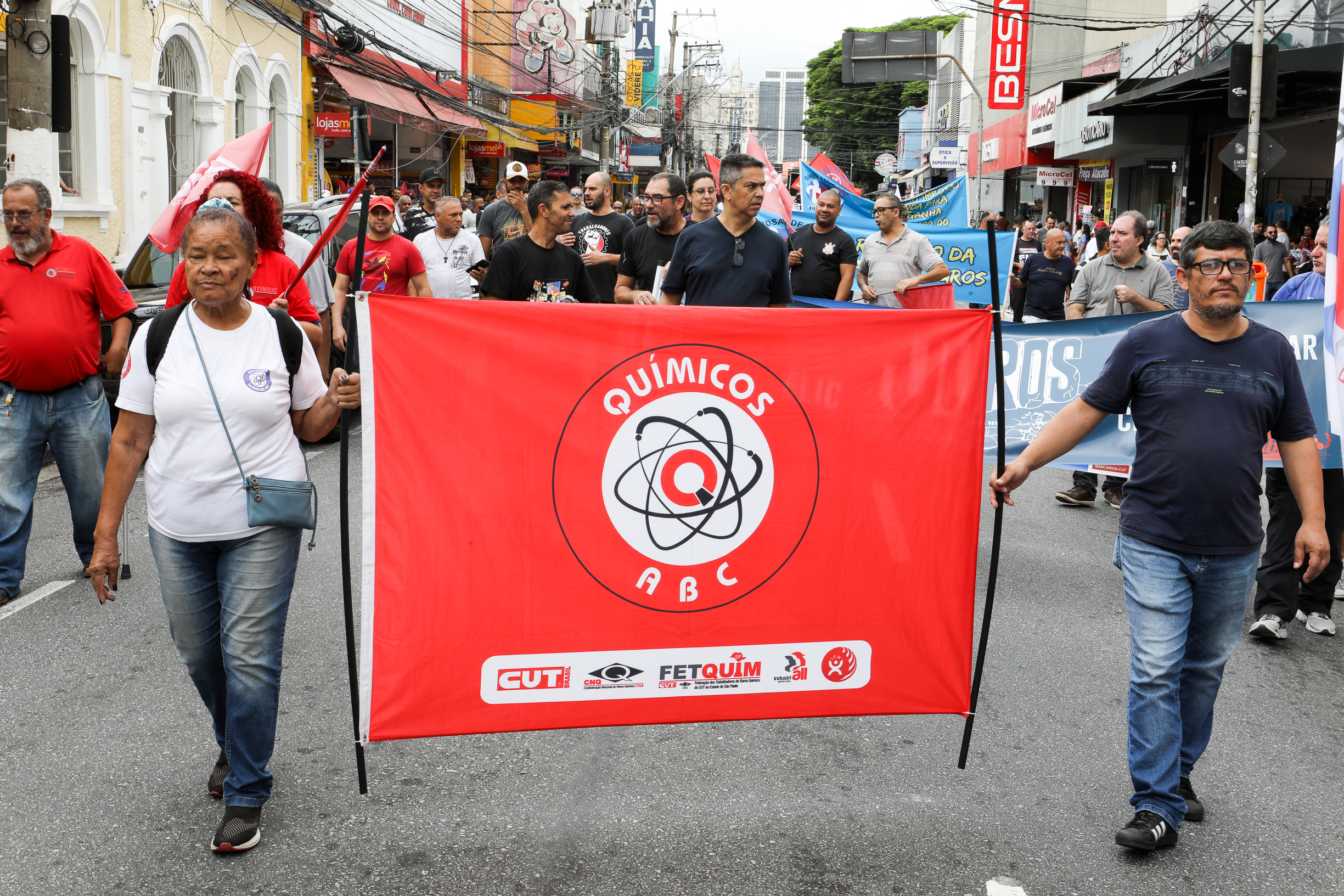 Ato em Defesa da Classe Trabalhadora para reivindicar um Brasil menos desigual e o respeito aos direitos de todos os trabalhadores concentração em frente o Sindicato dos Metalúrgicos e passeata na Rua Marechal Deodora no Centro de SBC. Fotos Dino Santos_14_03_2025.