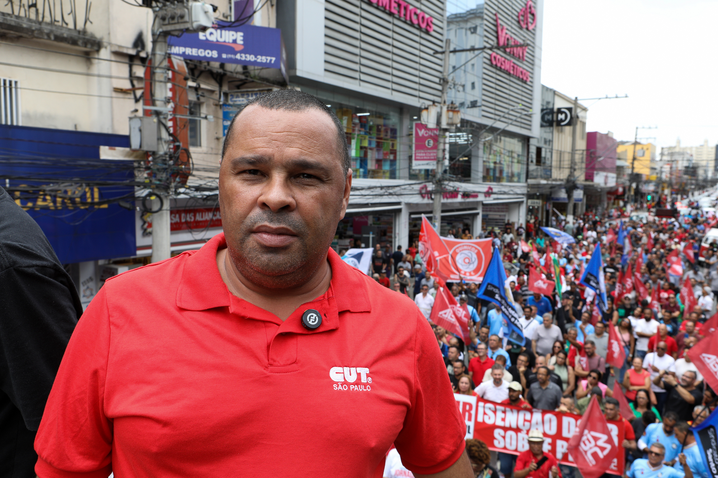 Ato em Defesa da Classe Trabalhadora para reivindicar um Brasil menos desigual e o respeito aos direitos de todos os trabalhadores concentração em frente o Sindicato dos Metalúrgicos e passeata na Rua Marechal Deodora no Centro de SBC. Fotos Dino Santos_14_03_2025.