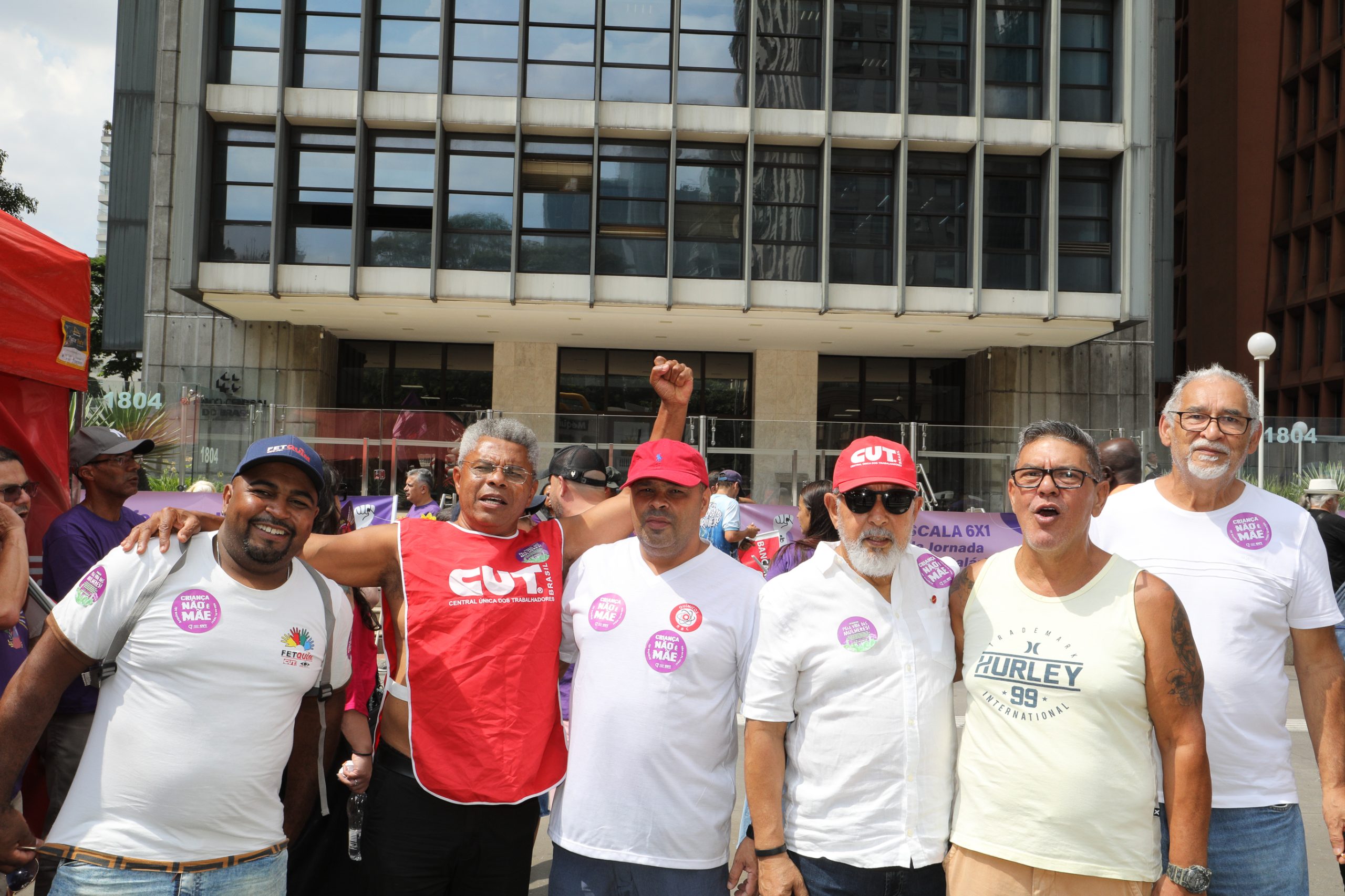 Dia Internacional das Mulheres ato na Av. Paulista concentração em frente o Banco Central e passeata até a Praça Osvaldo Cruz. Fotos Dino Santos. Brasil_08_03_2025.