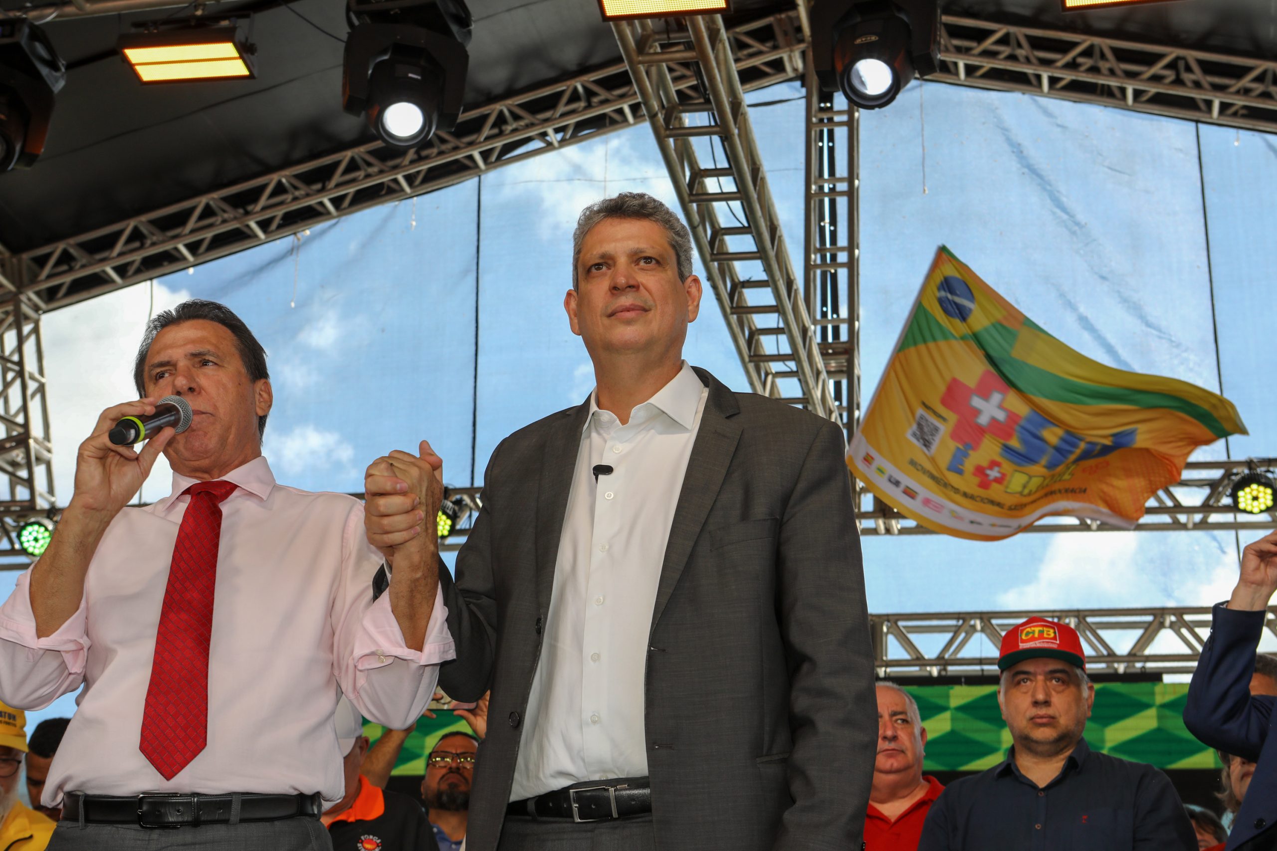 Plenária e Marcha da Classe Trabalhadora em Brasília organizada pelas Centrais Sindicais. Por redução da jornada sem cortar salários, Fim da escala 6x1, Isenção do IR até E$ 5 mil, IR zero na PLR e muito mais! Fotos Dino Santos. Brasil_29_04_2025.