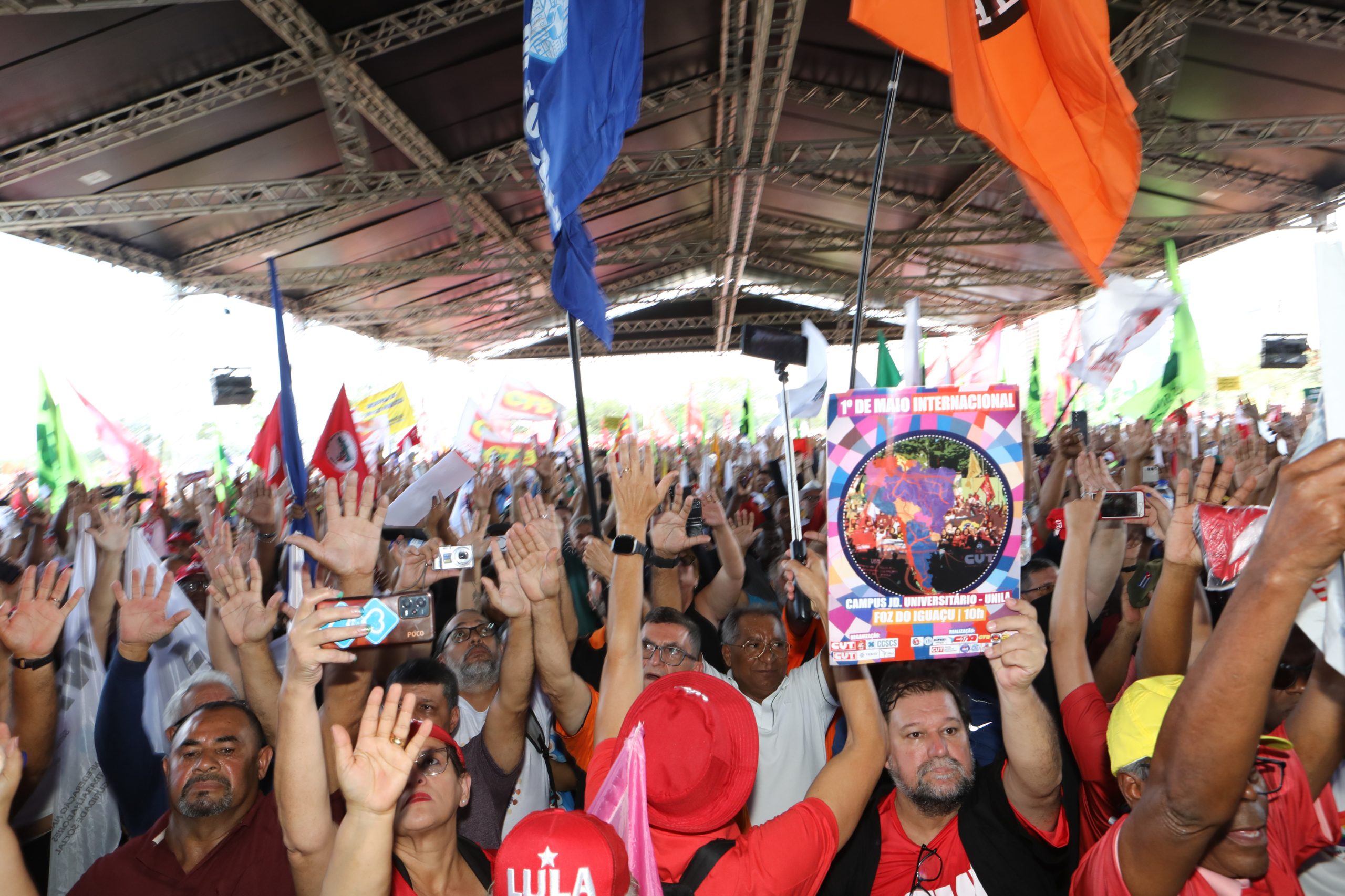 Plenária e Marcha da Classe Trabalhadora em Brasília organizada pelas Centrais Sindicais. Por redução da jornada sem cortar salários, Fim da escala 6x1, Isenção do IR até E$ 5 mil, IR zero na PLR e muito mais! Fotos Dino Santos. Brasil_29_04_2025.