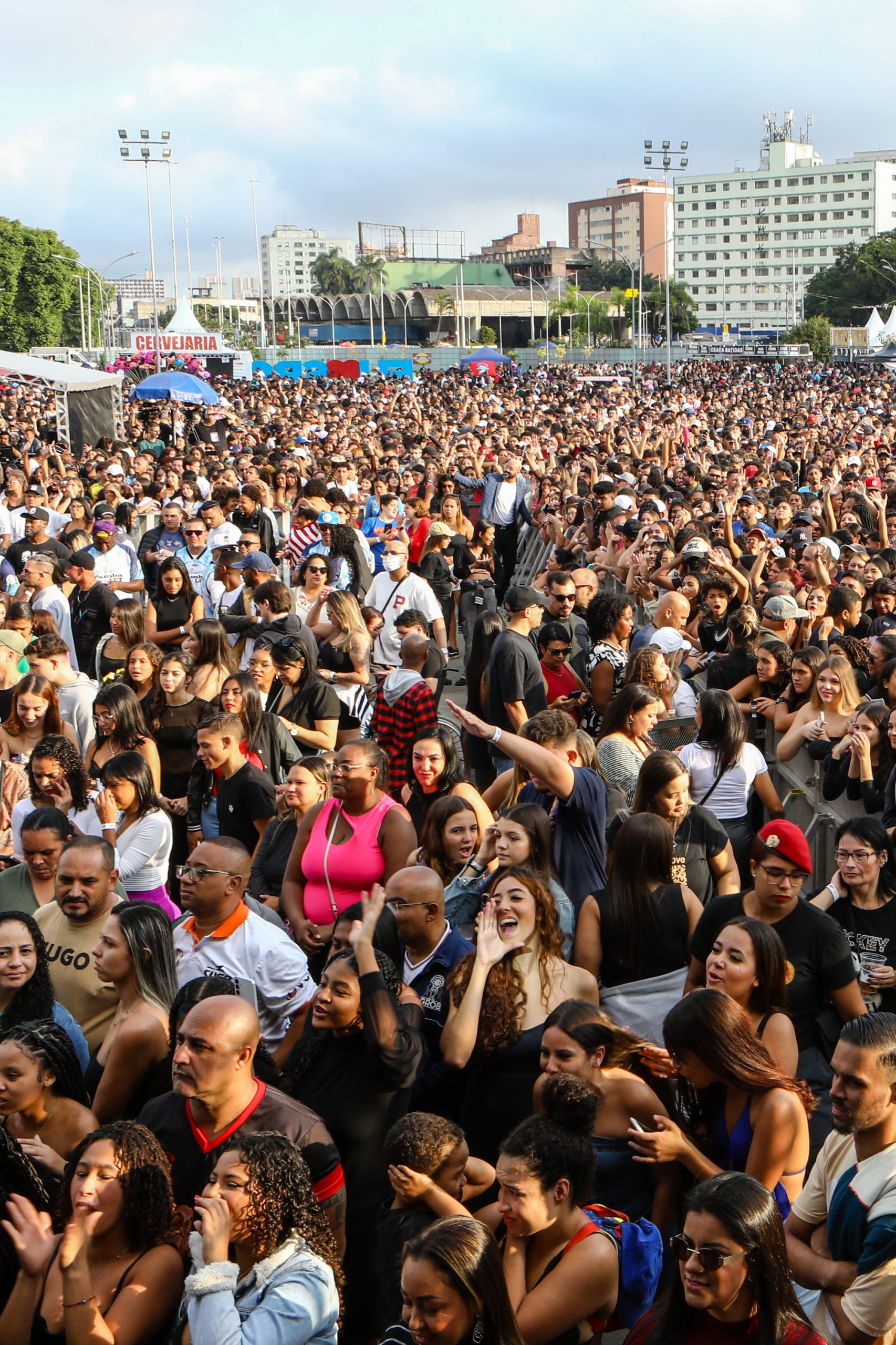 1º de Maio no ABC com slogan redução de jornada sem redução salarial, o fim da escala 6 X 1 e a isenção do imposto de renda para quem ganha R$ 5 mil e 100 anos de lutas e conquistas realizado no Paço Municipal de São Bernardo do Campo/SP. Fotos Dino Santos. Brasil_01_05_2025.