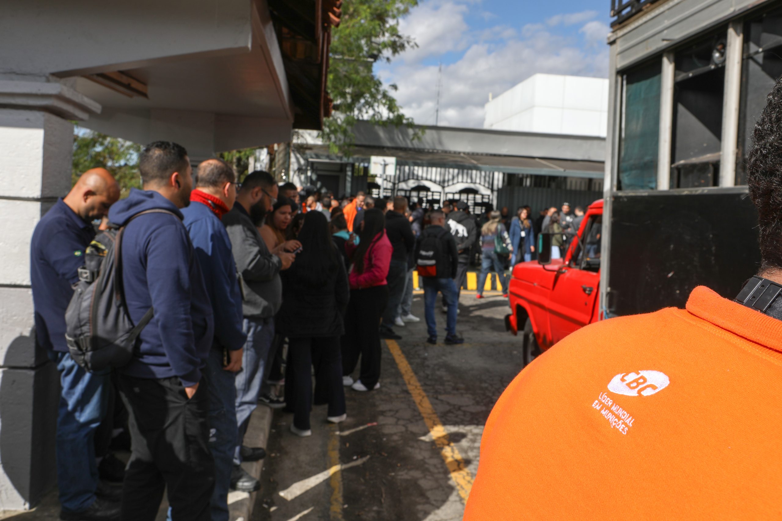 Assembleia com os trabalhadores (as) para esclarecer sobre participação nos lucros e resultado (PLR) de 2025 na empresa CBC. Avenida Humberto de Campos 3220 - Bocaina. Ribeirão Pires/ SP. Fotos Dino Santos. Brasil_13_06_2025.