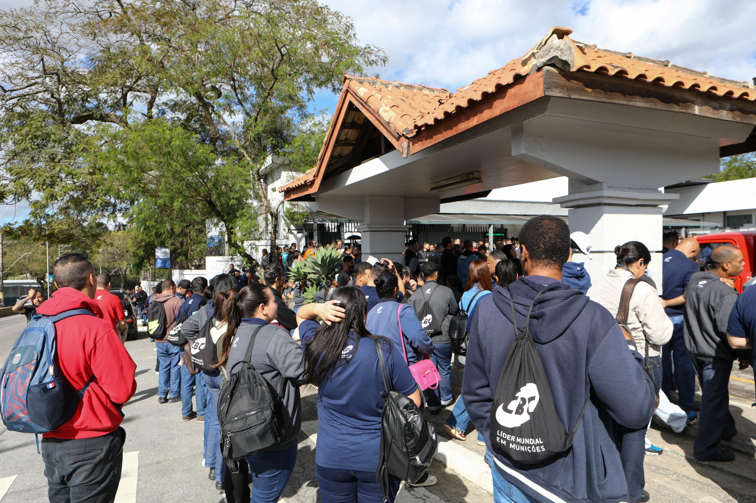 Assembleia com os trabalhadores (as) para esclarecer sobre participação nos lucros e resultado (PLR) de 2025 na empresa CBC. Avenida Humberto de Campos 3220 - Bocaina. Ribeirão Pires/ SP. Fotos Dino Santos. Brasil_13_06_2025.