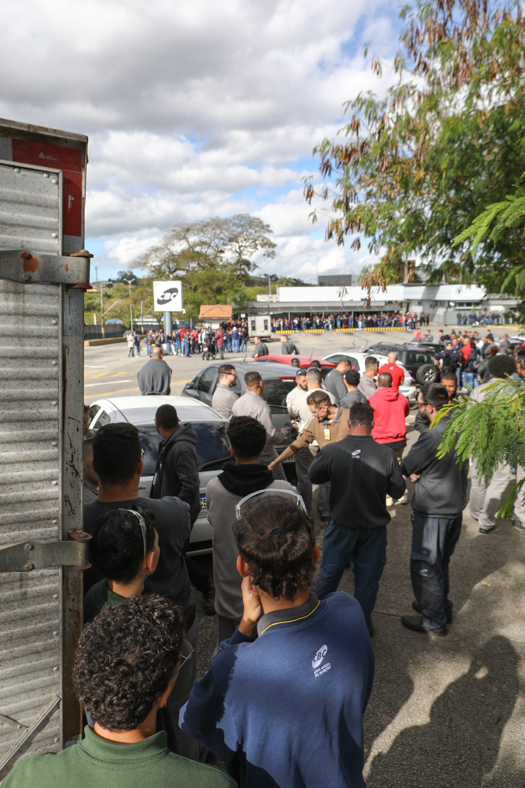 Assembleia com os trabalhadores (as) para esclarecer sobre participação nos lucros e resultado (PLR) de 2025 na empresa CBC. Avenida Humberto de Campos 3220 - Bocaina. Ribeirão Pires/ SP. Fotos Dino Santos. Brasil_13_06_2025.