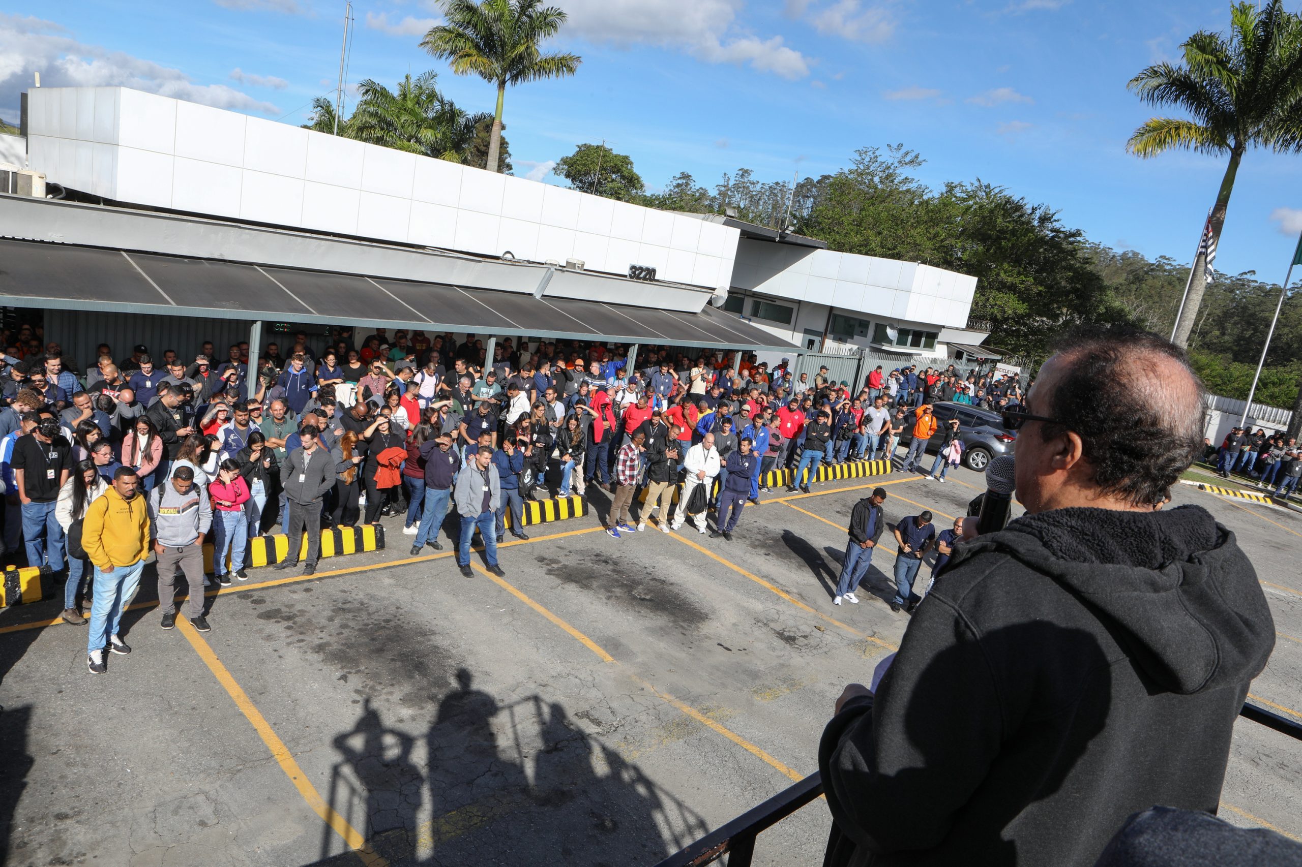 Assembleia com os trabalhadores (as) para esclarecer sobre participação nos lucros e resultado (PLR) de 2025 na empresa CBC. Avenida Humberto de Campos 3220 - Bocaina. Ribeirão Pires/ SP. Fotos Dino Santos. Brasil_13_06_2025.