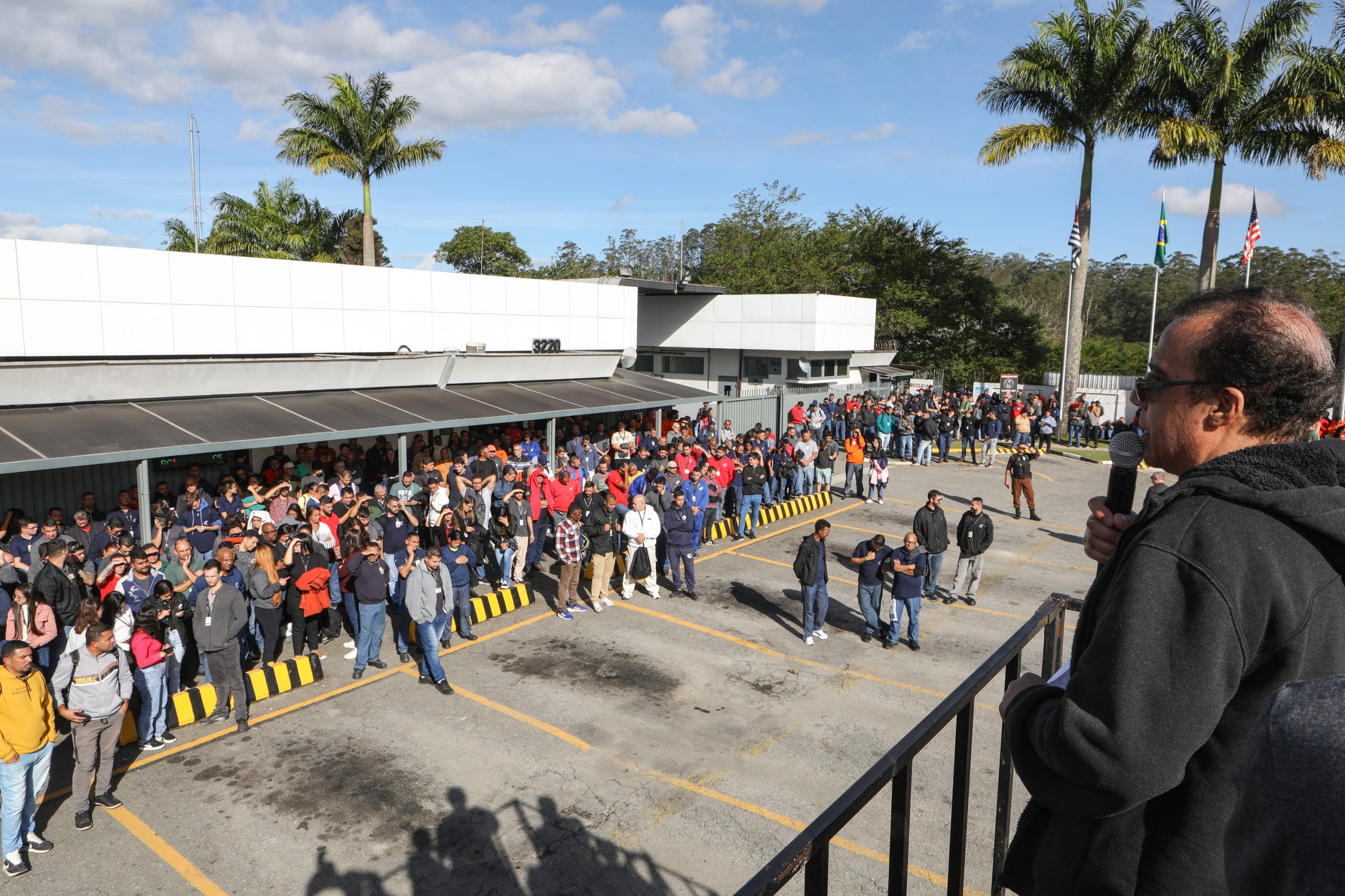 Assembleia com os trabalhadores (as) para esclarecer sobre participação nos lucros e resultado (PLR) de 2025 na empresa CBC. Avenida Humberto de Campos 3220 - Bocaina. Ribeirão Pires/ SP. Fotos Dino Santos. Brasil_13_06_2025.