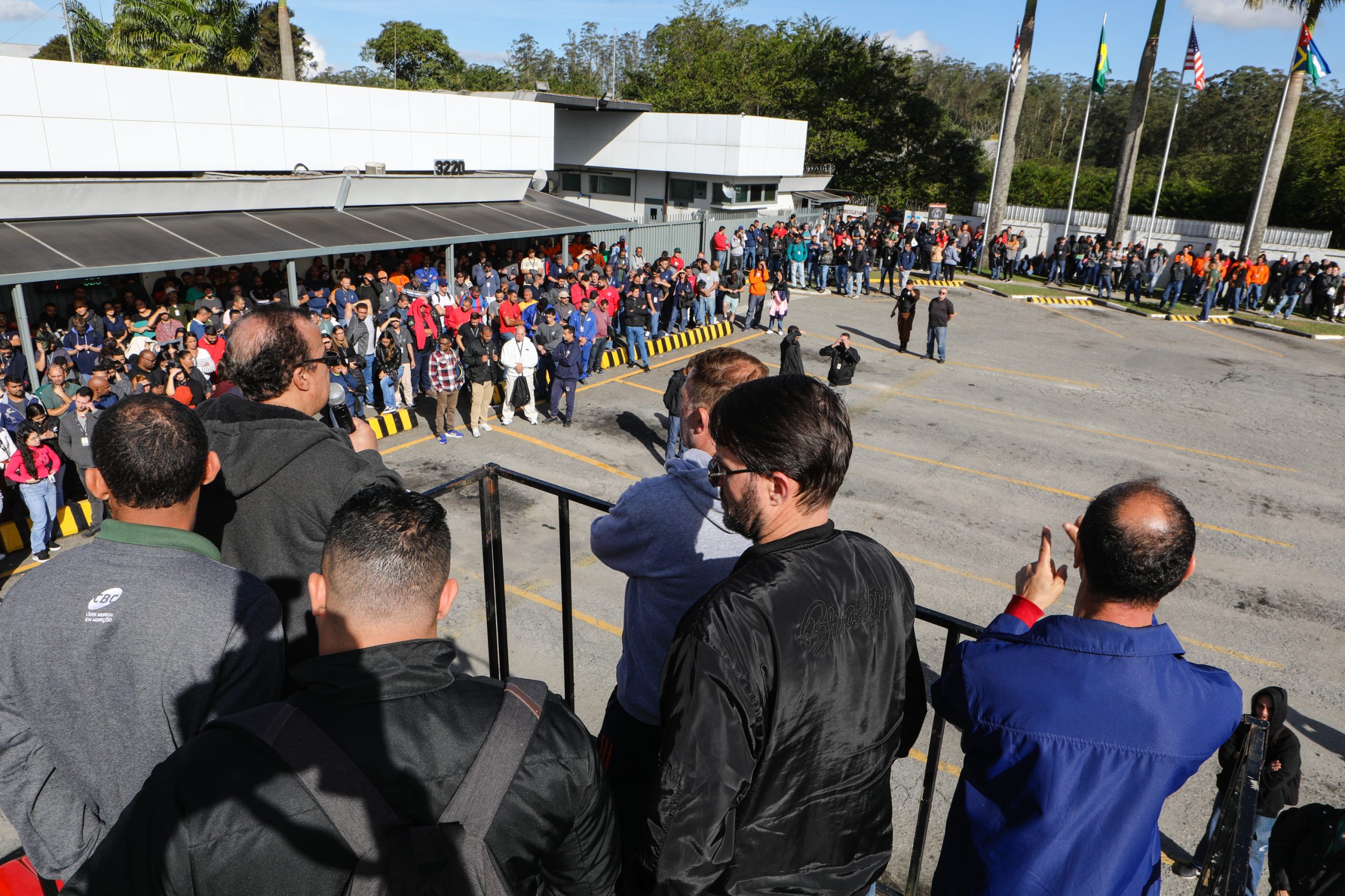 Assembleia com os trabalhadores (as) para esclarecer sobre participação nos lucros e resultado (PLR) de 2025 na empresa CBC. Avenida Humberto de Campos 3220 - Bocaina. Ribeirão Pires/ SP. Fotos Dino Santos. Brasil_13_06_2025.