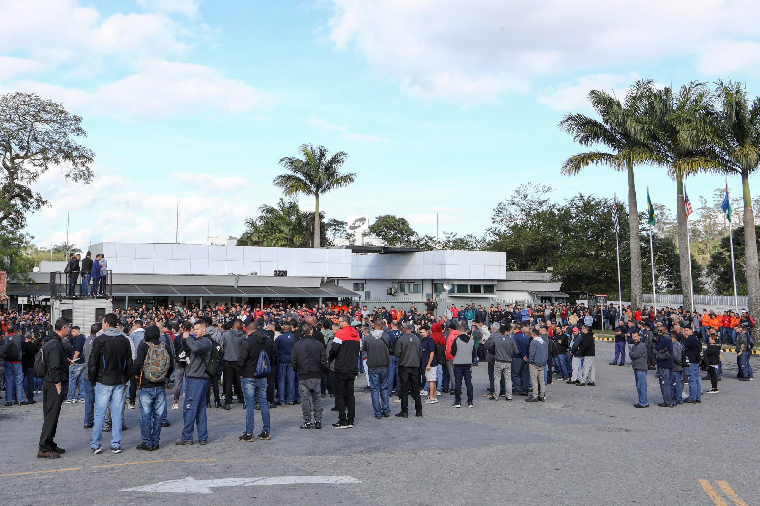 Assembleia com os trabalhadores (as) para esclarecer sobre participação nos lucros e resultado (PLR) de 2025 na empresa CBC. Avenida Humberto de Campos 3220 - Bocaina. Ribeirão Pires/ SP. Fotos Dino Santos. Brasil_13_06_2025.