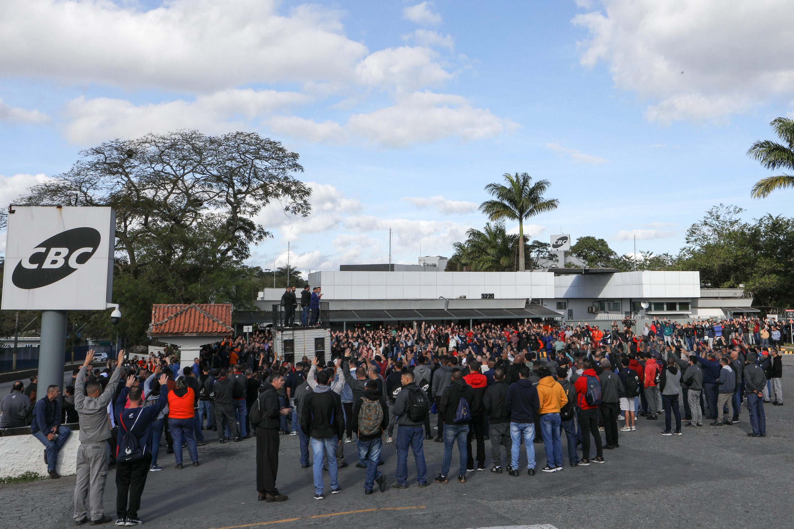 Assembleia com os trabalhadores (as) para esclarecer sobre participação nos lucros e resultado (PLR) de 2025 na empresa CBC. Avenida Humberto de Campos 3220 - Bocaina. Ribeirão Pires/ SP. Fotos Dino Santos. Brasil_13_06_2025.
