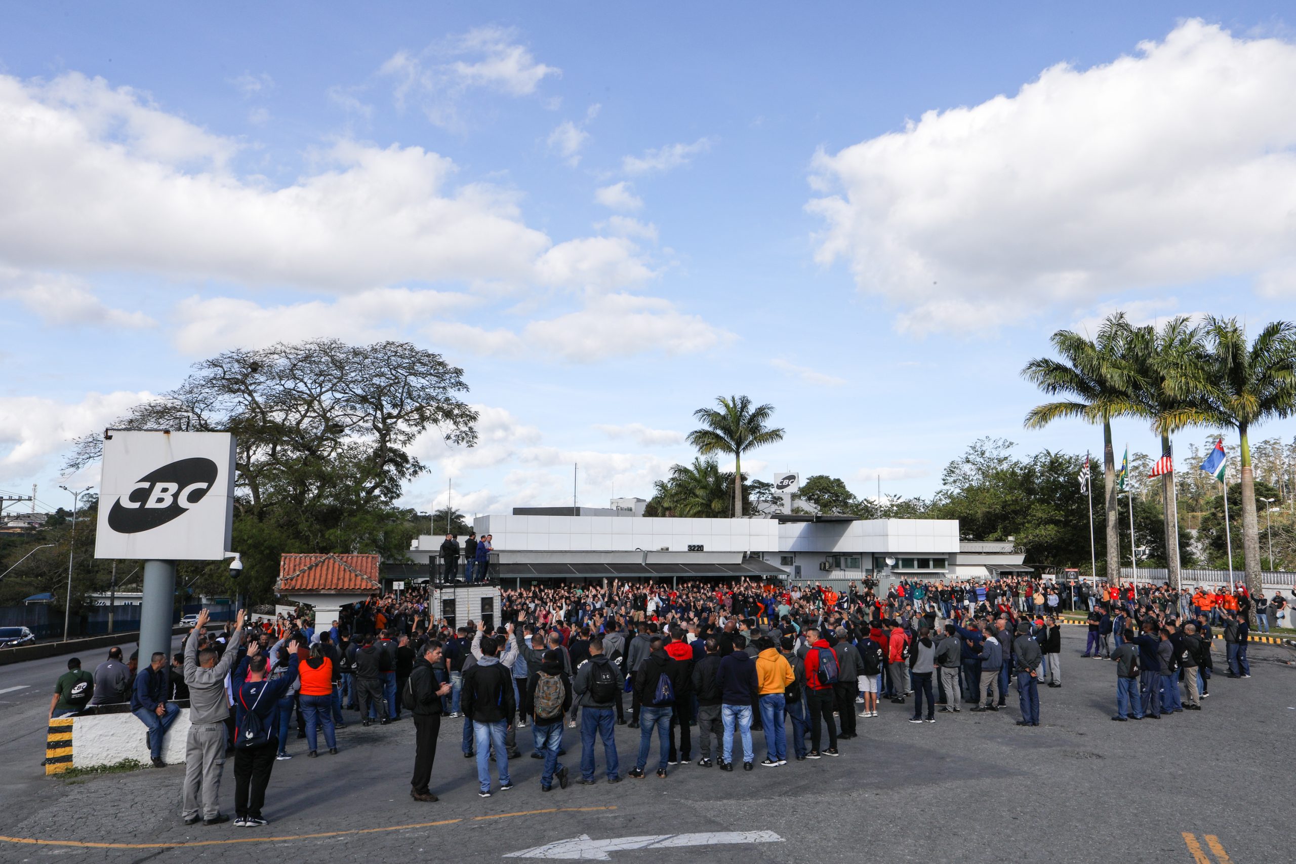 Assembleia com os trabalhadores (as) para esclarecer sobre participação nos lucros e resultado (PLR) de 2025 na empresa CBC. Avenida Humberto de Campos 3220 - Bocaina. Ribeirão Pires/ SP. Fotos Dino Santos. Brasil_13_06_2025.