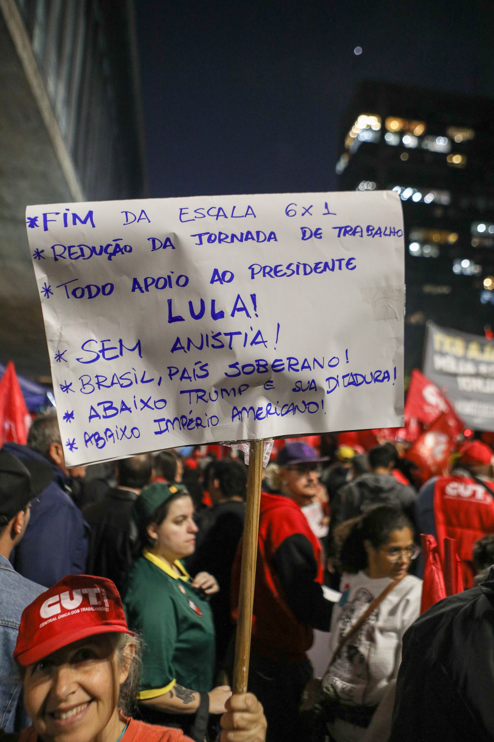 Ato na Av. Paulista por Isenção do IRPF até 5 mil Reais, taxar bilionários e fim da escala 6x1 concentração em frente o MASP. Fotos Dino Santos. Brasil_11_07-2025