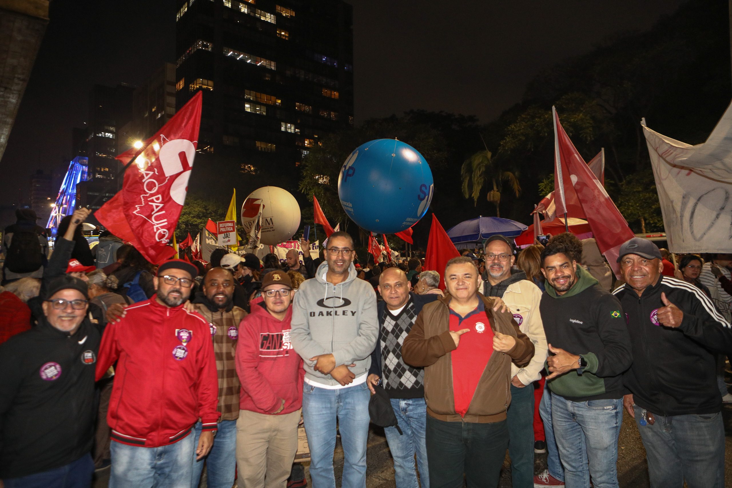 Ato na Av. Paulista por Isenção do IRPF até 5 mil Reais, taxar bilionários e fim da escala 6x1 concentração em frente o MASP. Fotos Dino Santos. Brasil_11_07-2025