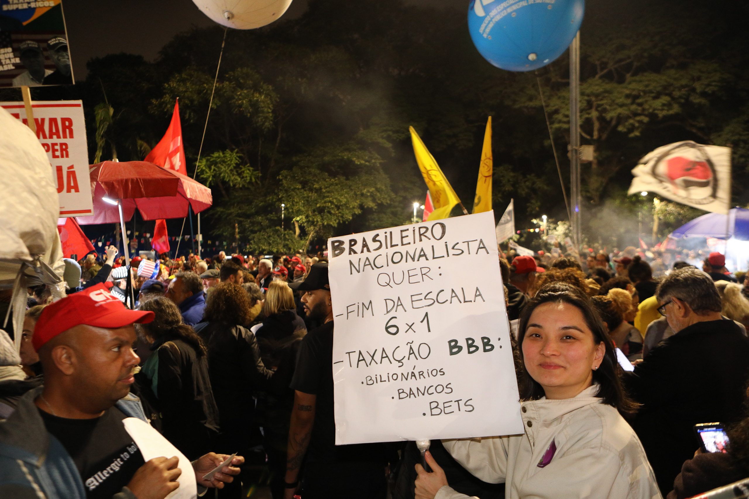Ato na Av. Paulista por Isenção do IRPF até 5 mil Reais, taxar bilionários e fim da escala 6x1 concentração em frente o MASP. Fotos Dino Santos. Brasil_11_07-2025