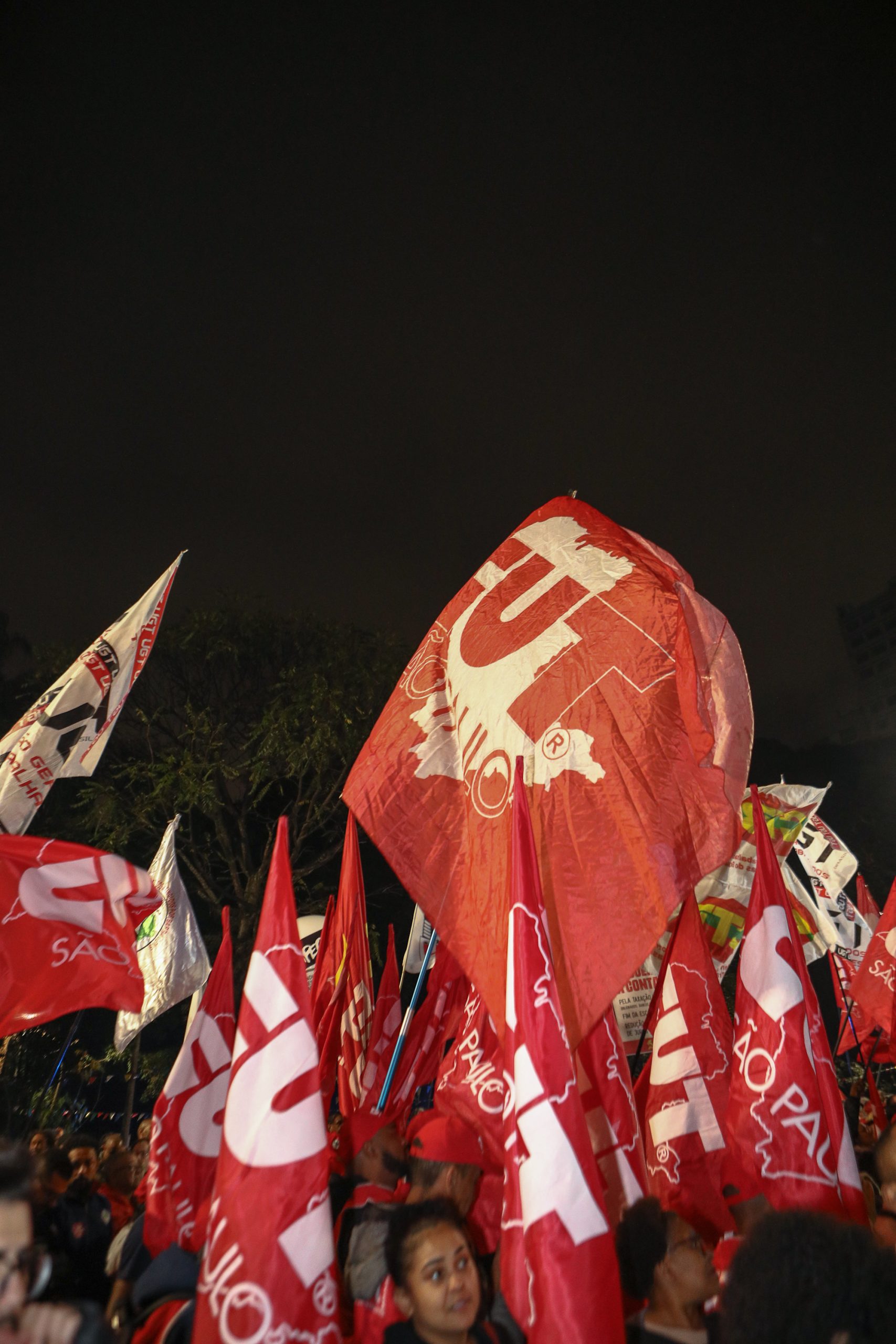 Ato na Av. Paulista por Isenção do IRPF até 5 mil Reais, taxar bilionários e fim da escala 6x1 concentração em frente o MASP. Fotos Dino Santos. Brasil_11_07-2025