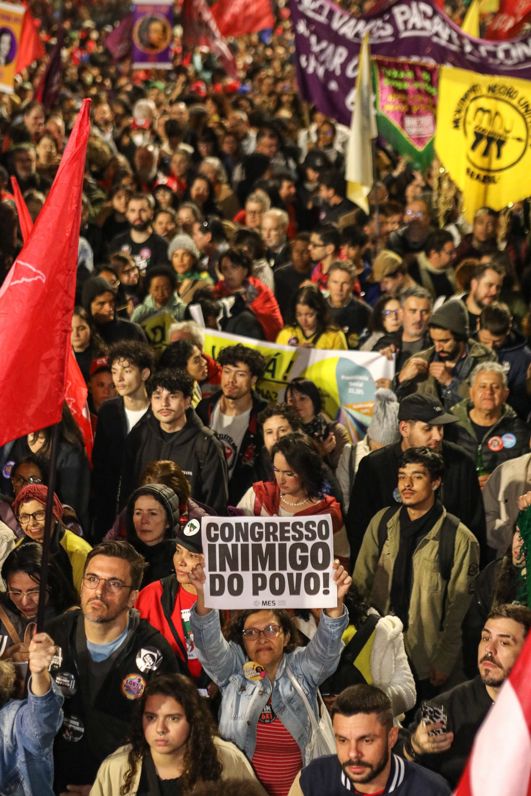 Ato na Av. Paulista por Isenção do IRPF até 5 mil Reais, taxar bilionários e fim da escala 6x1 concentração em frente o MASP. Fotos Dino Santos. Brasil_11_07-2025