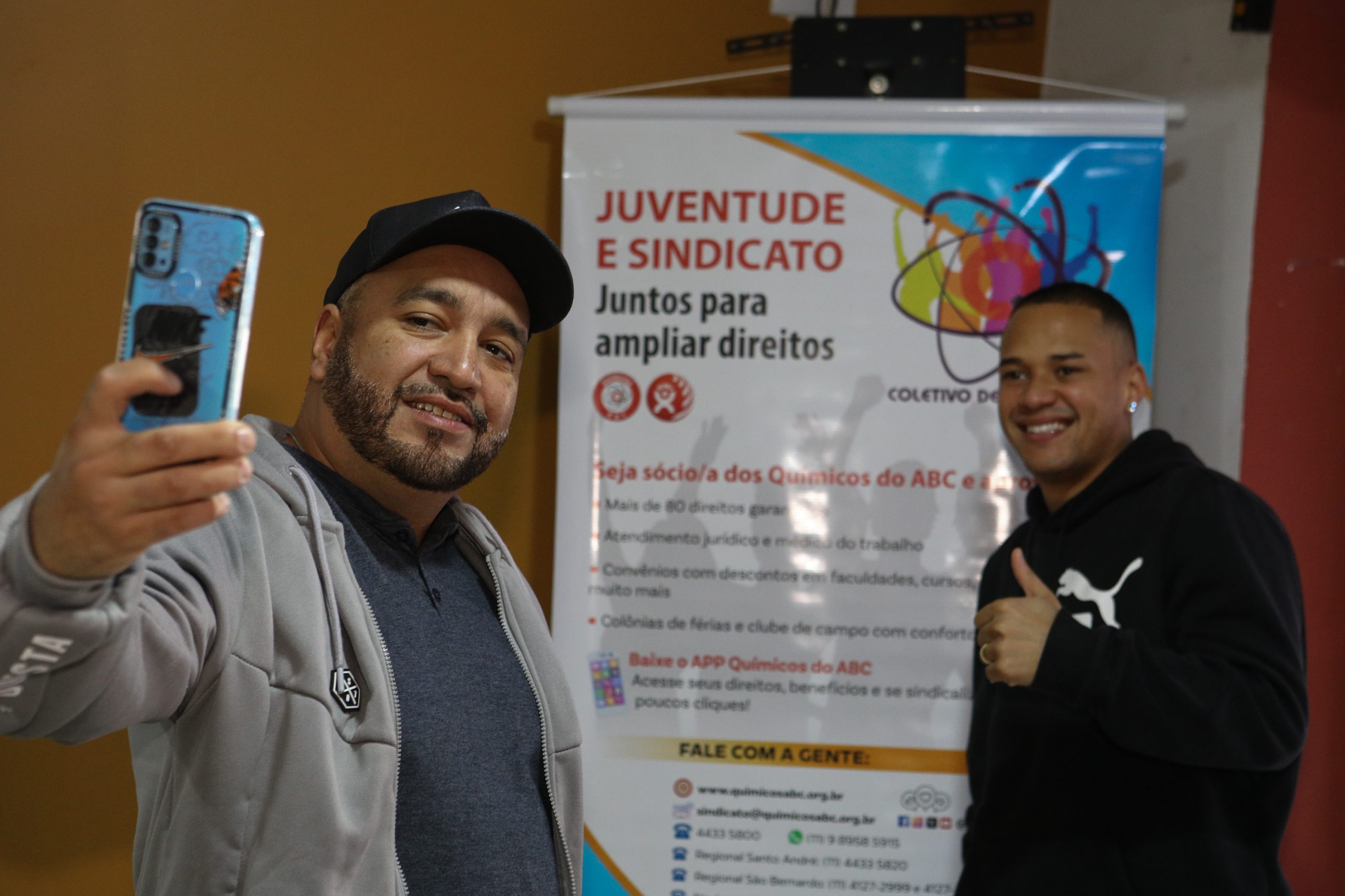 Reunião com a juventude para debate seus direitos e o mercado de trabalho na Regional de Diadema. Rua dos Brilhantes, 232 - Jardim Donini - Centro de Diadema-SP. Fotos Dino Santos. Brasil_19_07_2025.