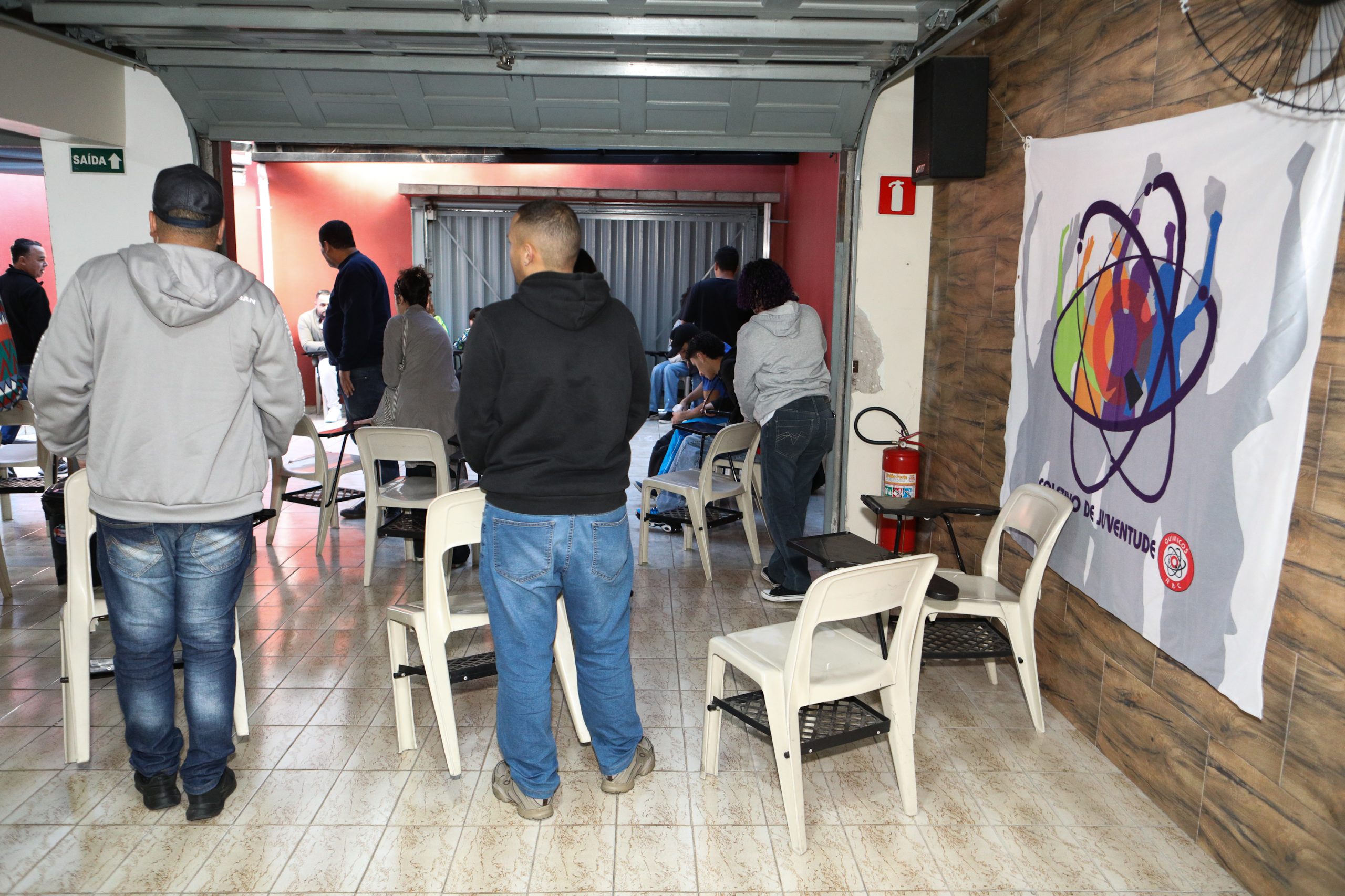 Reunião com a juventude para debate seus direitos e o mercado de trabalho na Regional de Diadema. Rua dos Brilhantes, 232 - Jardim Donini - Centro de Diadema-SP. Fotos Dino Santos. Brasil_19_07_2025.