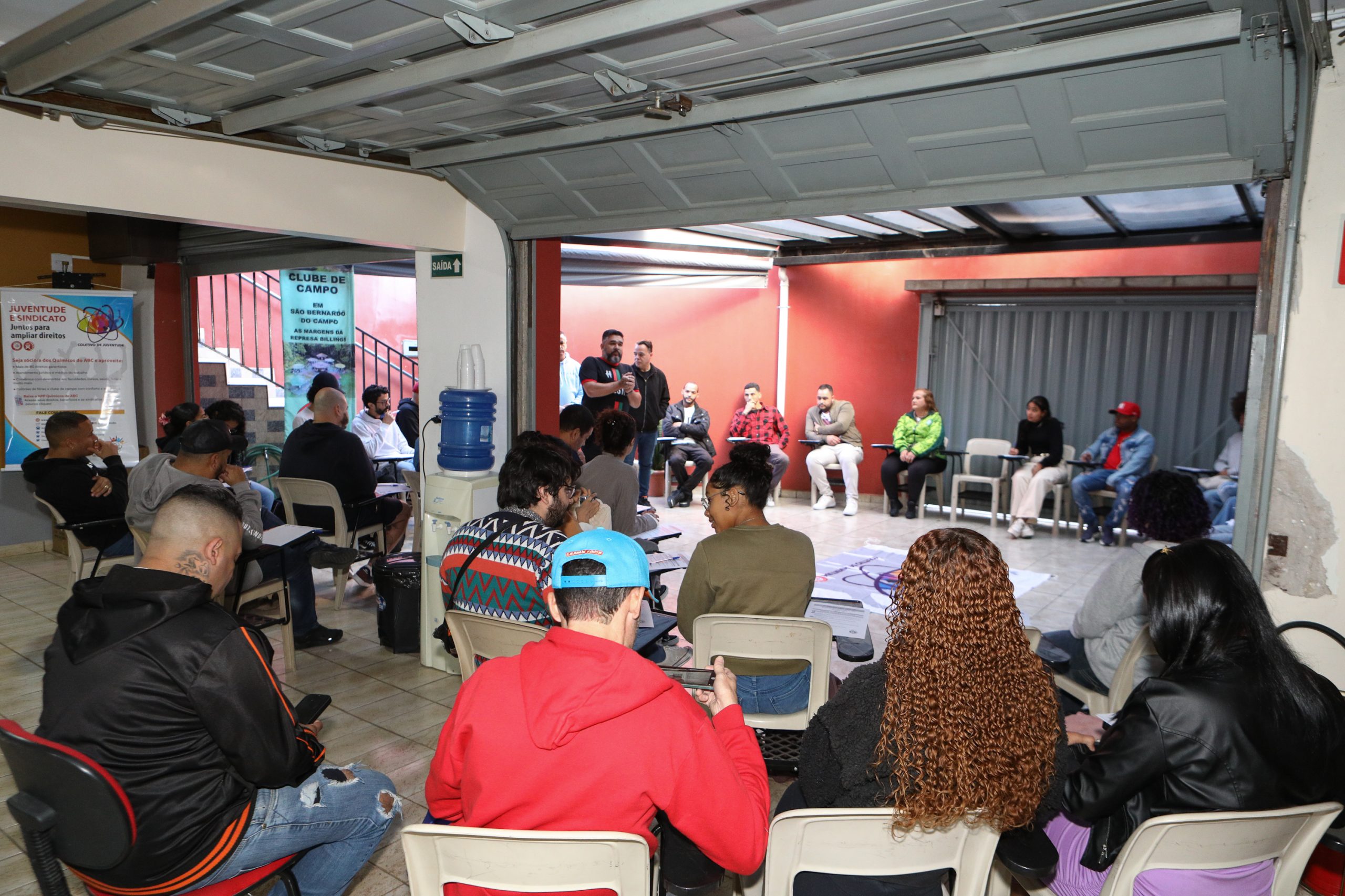 Reunião com a juventude para debate seus direitos e o mercado de trabalho na Regional de Diadema. Rua dos Brilhantes, 232 - Jardim Donini - Centro de Diadema-SP. Fotos Dino Santos. Brasil_19_07_2025.