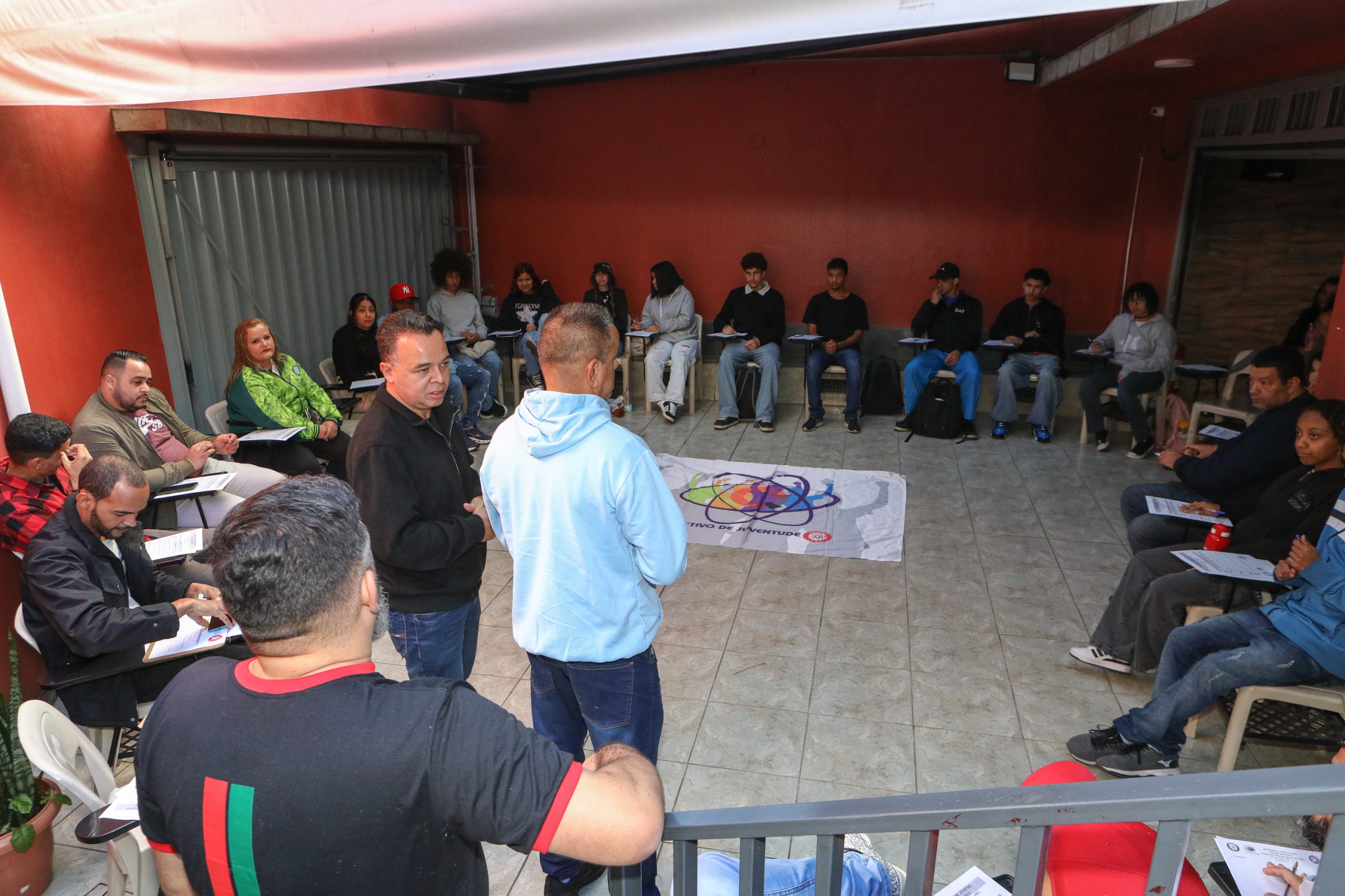 Reunião com a juventude para debate seus direitos e o mercado de trabalho na Regional de Diadema. Rua dos Brilhantes, 232 - Jardim Donini - Centro de Diadema-SP. Fotos Dino Santos. Brasil_19_07_2025.