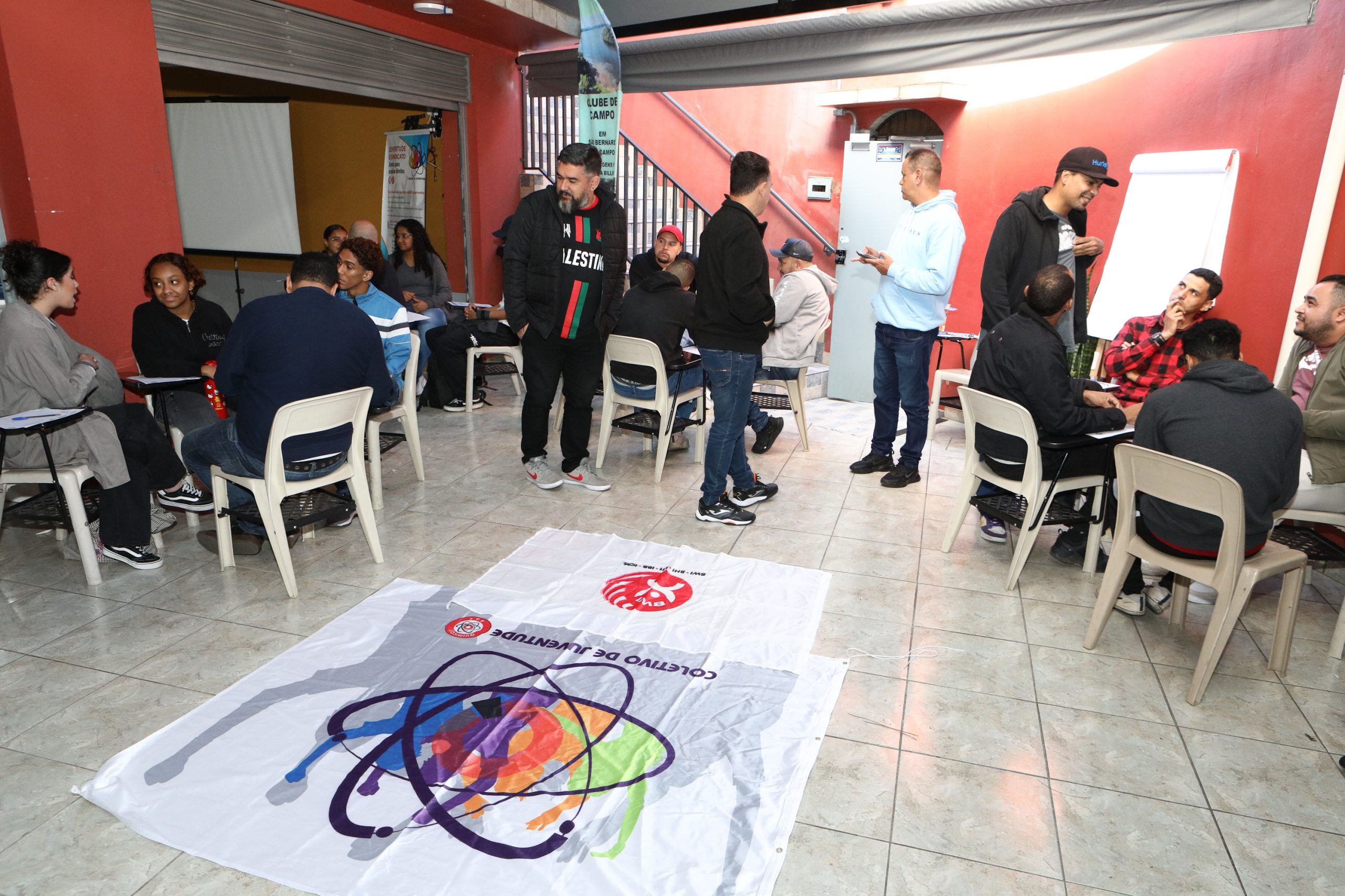Reunião com a juventude para debate seus direitos e o mercado de trabalho na Regional de Diadema. Rua dos Brilhantes, 232 - Jardim Donini - Centro de Diadema-SP. Fotos Dino Santos. Brasil_19_07_2025.