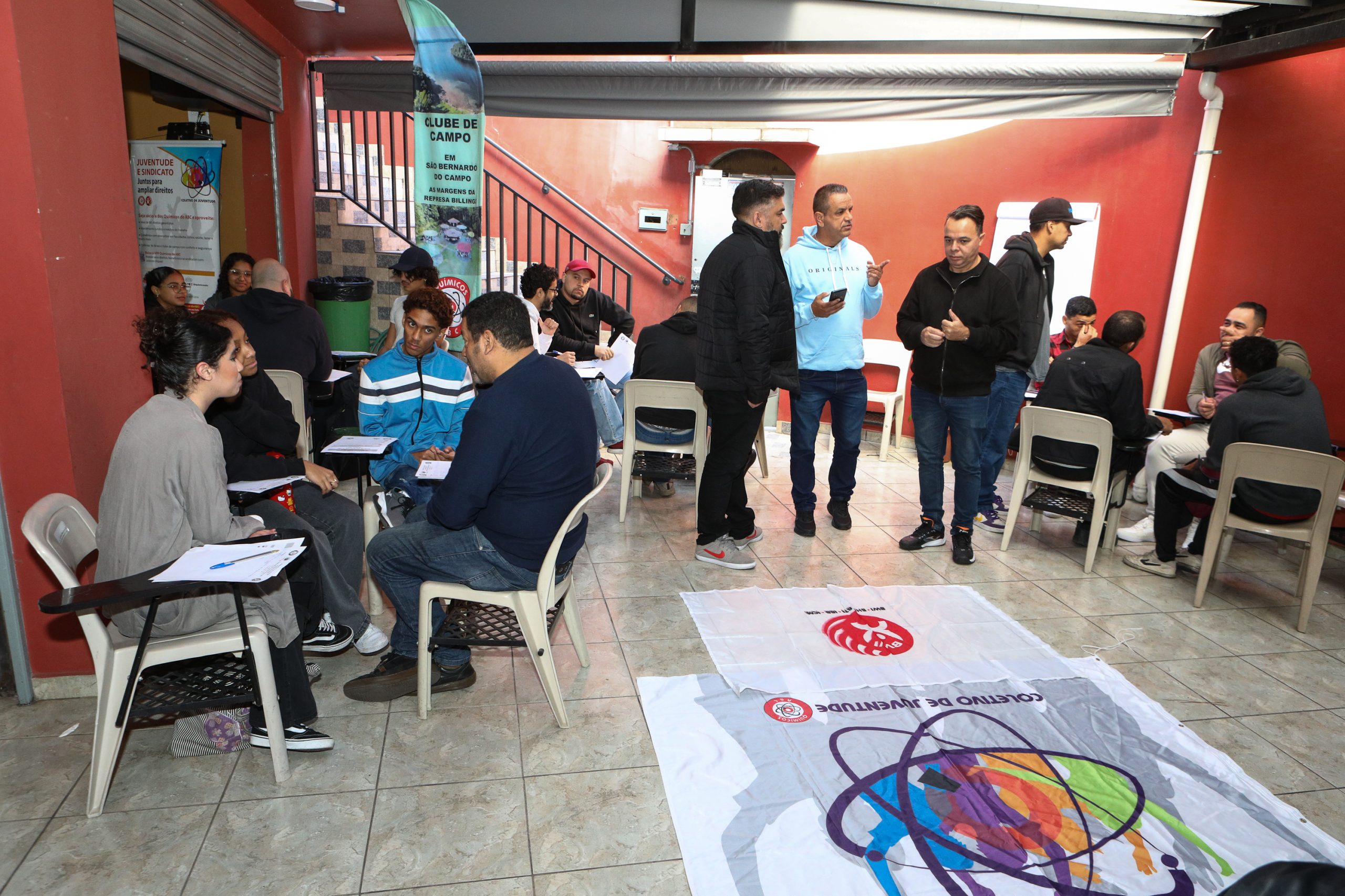 Reunião com a juventude para debate seus direitos e o mercado de trabalho na Regional de Diadema. Rua dos Brilhantes, 232 - Jardim Donini - Centro de Diadema-SP. Fotos Dino Santos. Brasil_19_07_2025.