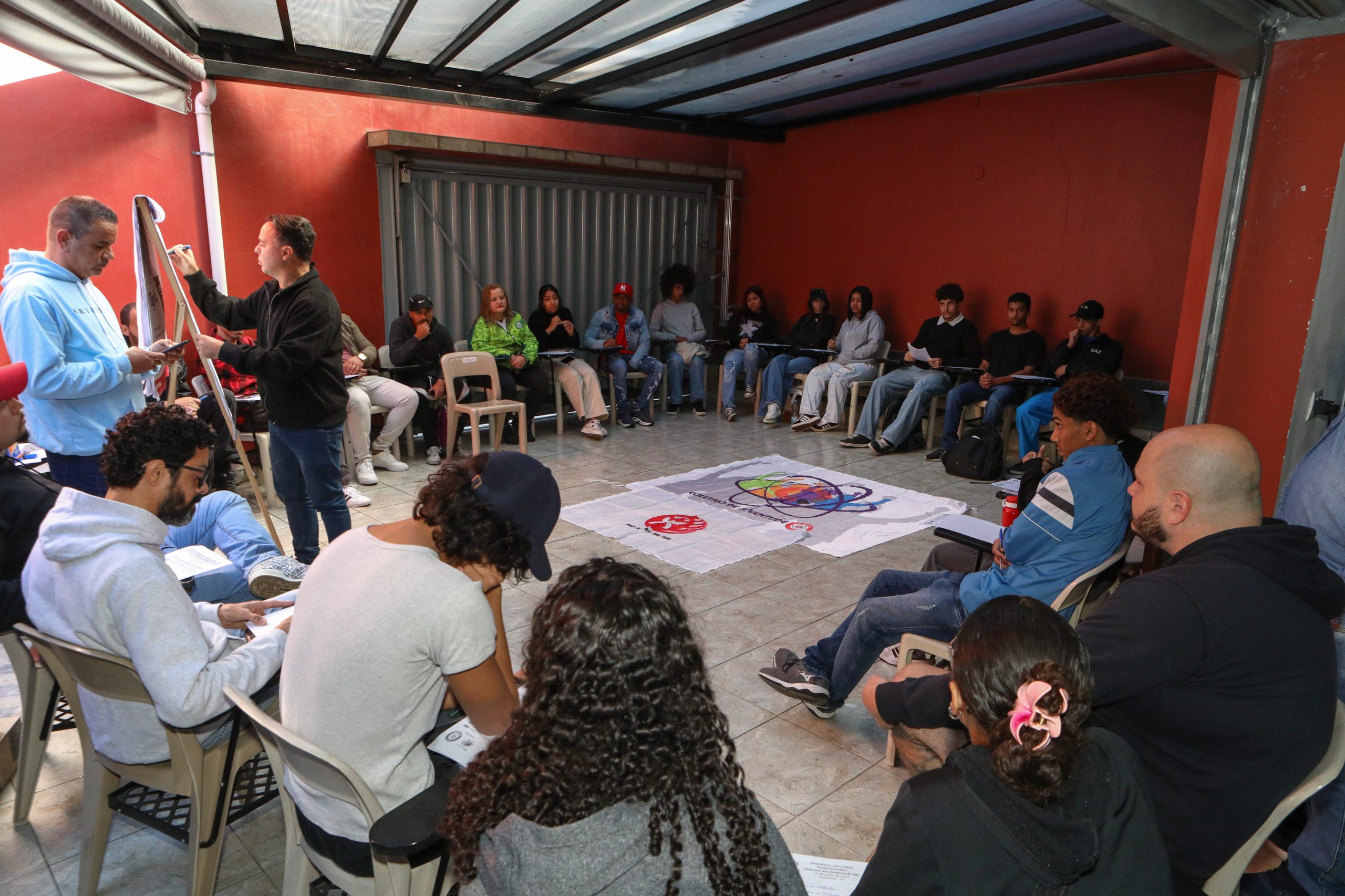 Reunião com a juventude para debate seus direitos e o mercado de trabalho na Regional de Diadema. Rua dos Brilhantes, 232 - Jardim Donini - Centro de Diadema-SP. Fotos Dino Santos. Brasil_19_07_2025.