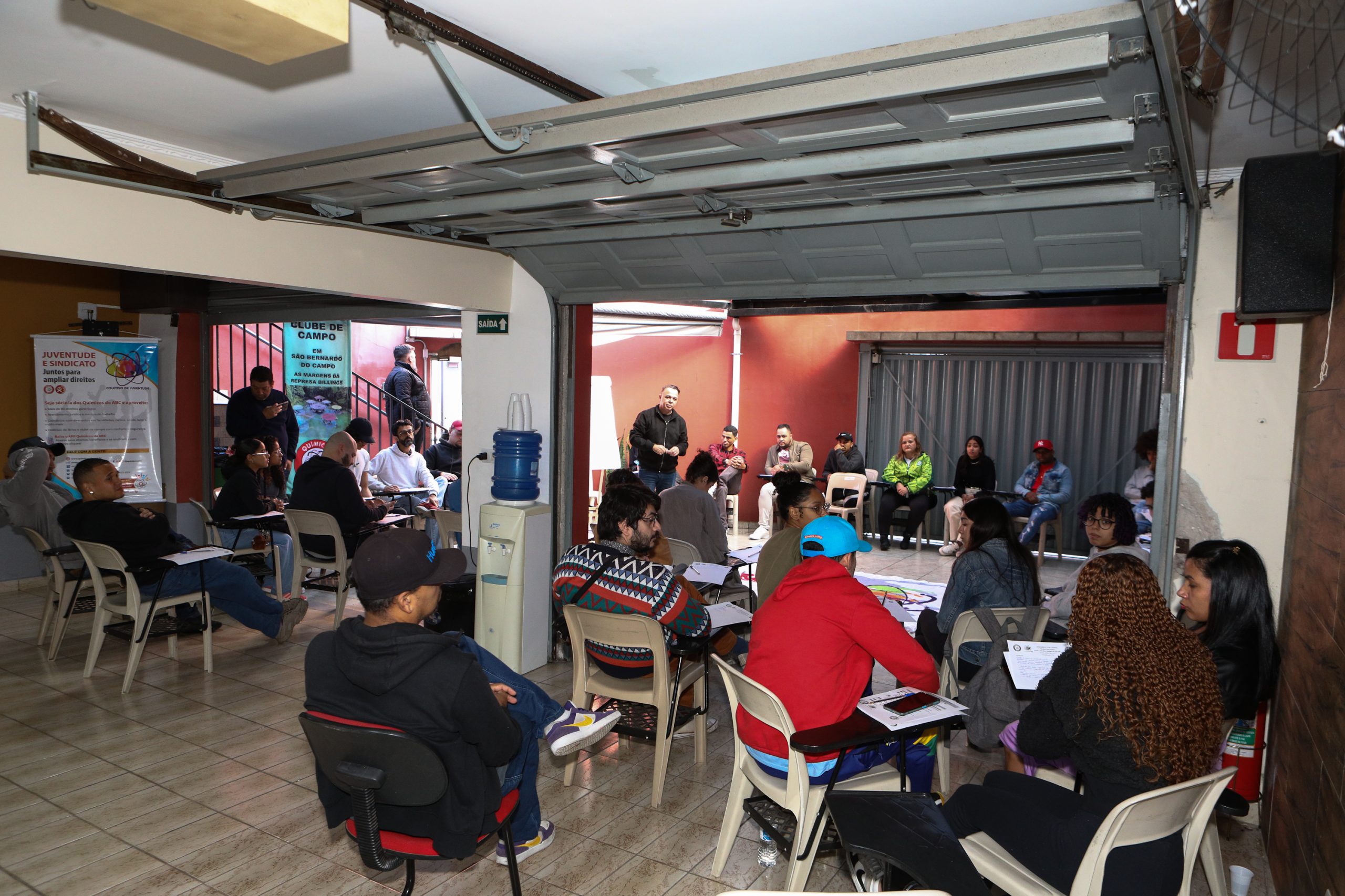 Reunião com a juventude para debate seus direitos e o mercado de trabalho na Regional de Diadema. Rua dos Brilhantes, 232 - Jardim Donini - Centro de Diadema-SP. Fotos Dino Santos. Brasil_19_07_2025.