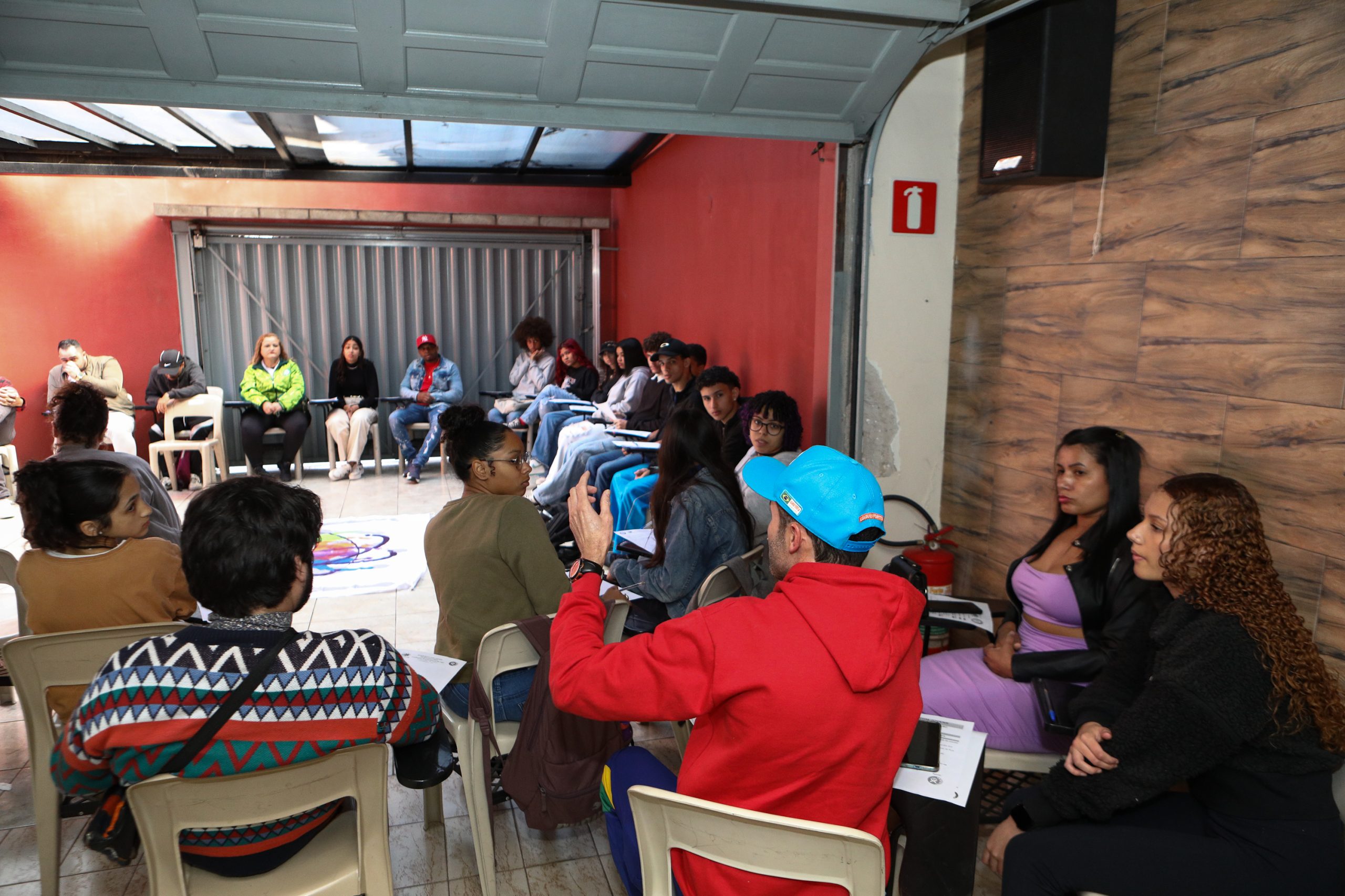 Reunião com a juventude para debate seus direitos e o mercado de trabalho na Regional de Diadema. Rua dos Brilhantes, 232 - Jardim Donini - Centro de Diadema-SP. Fotos Dino Santos. Brasil_19_07_2025.