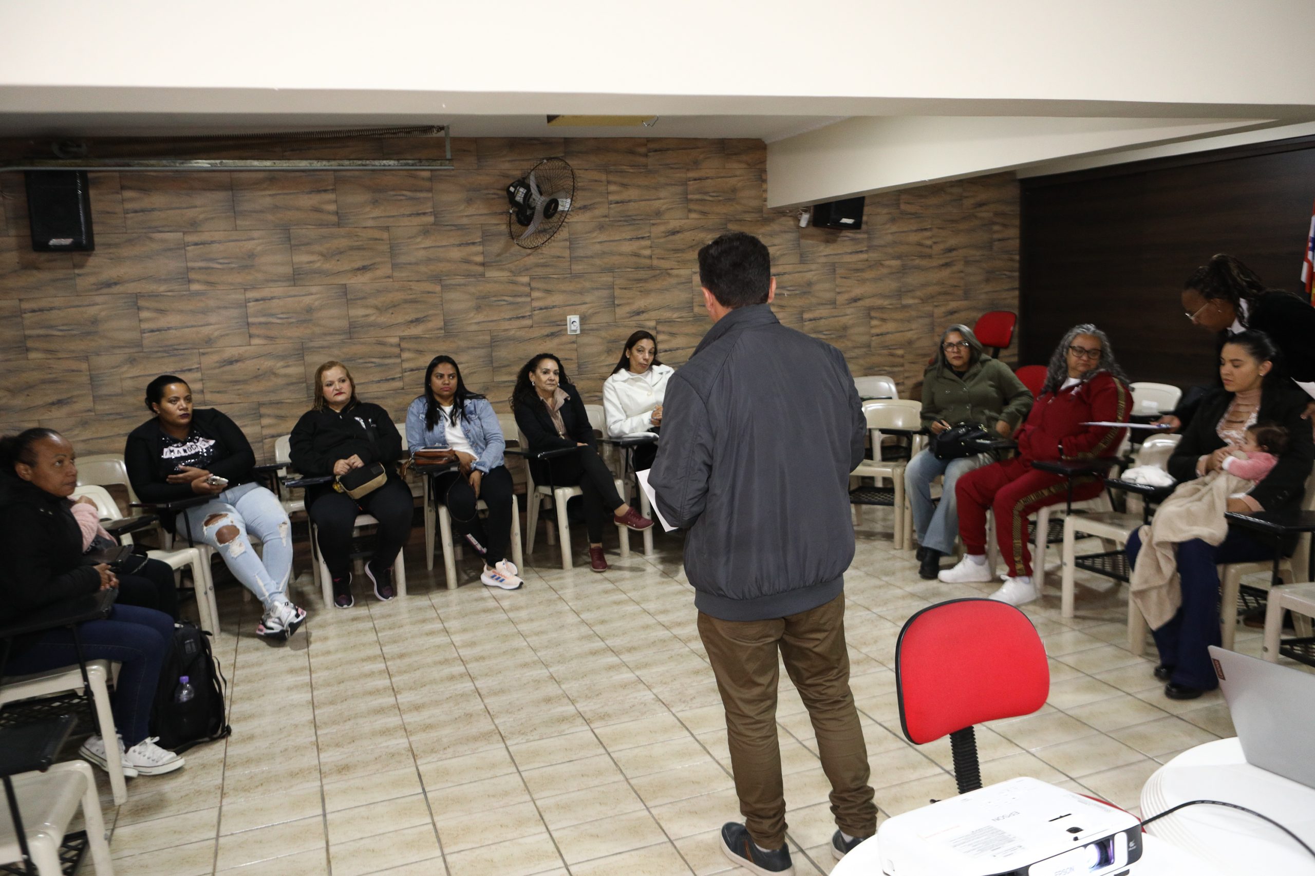 Roda de conversa entre Mulheres Químicas do ABC com o tema. Democracia, conquista e protagonismo feminino realizado na regional de Diadema. Rua dos Brilhantes - Centro de Diadema/SP. Fotos Dino Santos. Brasil_05_07_2025.