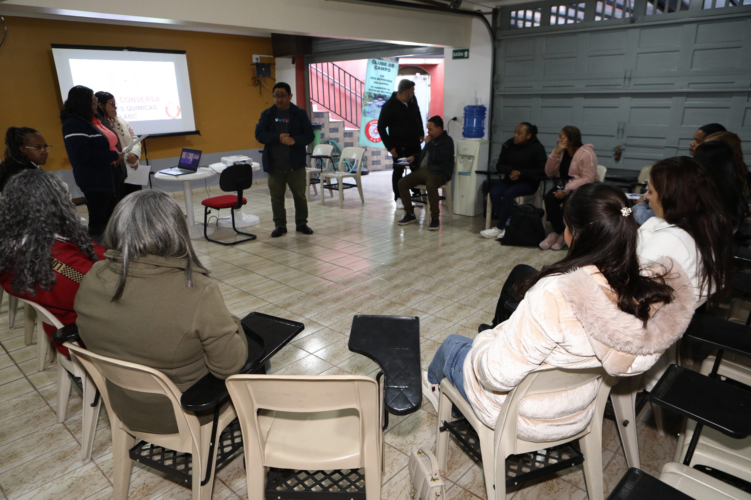 Roda de conversa entre Mulheres Químicas do ABC com o tema. Democracia, conquista e protagonismo feminino realizado na regional de Diadema. Rua dos Brilhantes - Centro de Diadema/SP. Fotos Dino Santos. Brasil_05_07_2025.