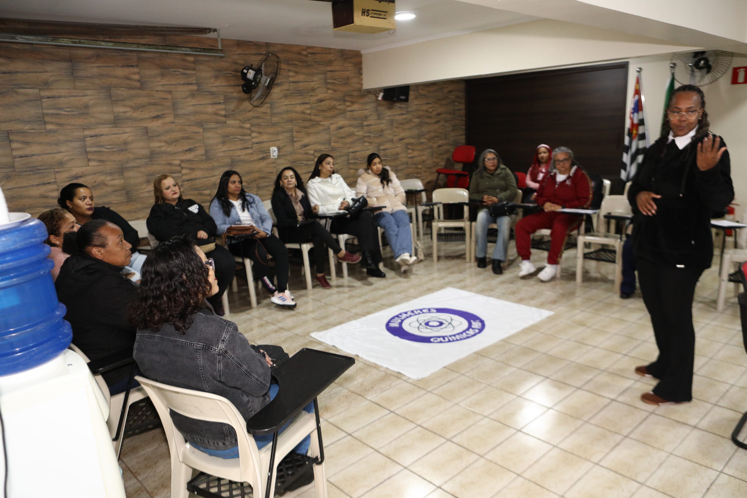 Roda de conversa entre Mulheres Químicas do ABC com o tema. Democracia, conquista e protagonismo feminino realizado na regional de Diadema. Rua dos Brilhantes - Centro de Diadema/SP. Fotos Dino Santos. Brasil_05_07_2025.