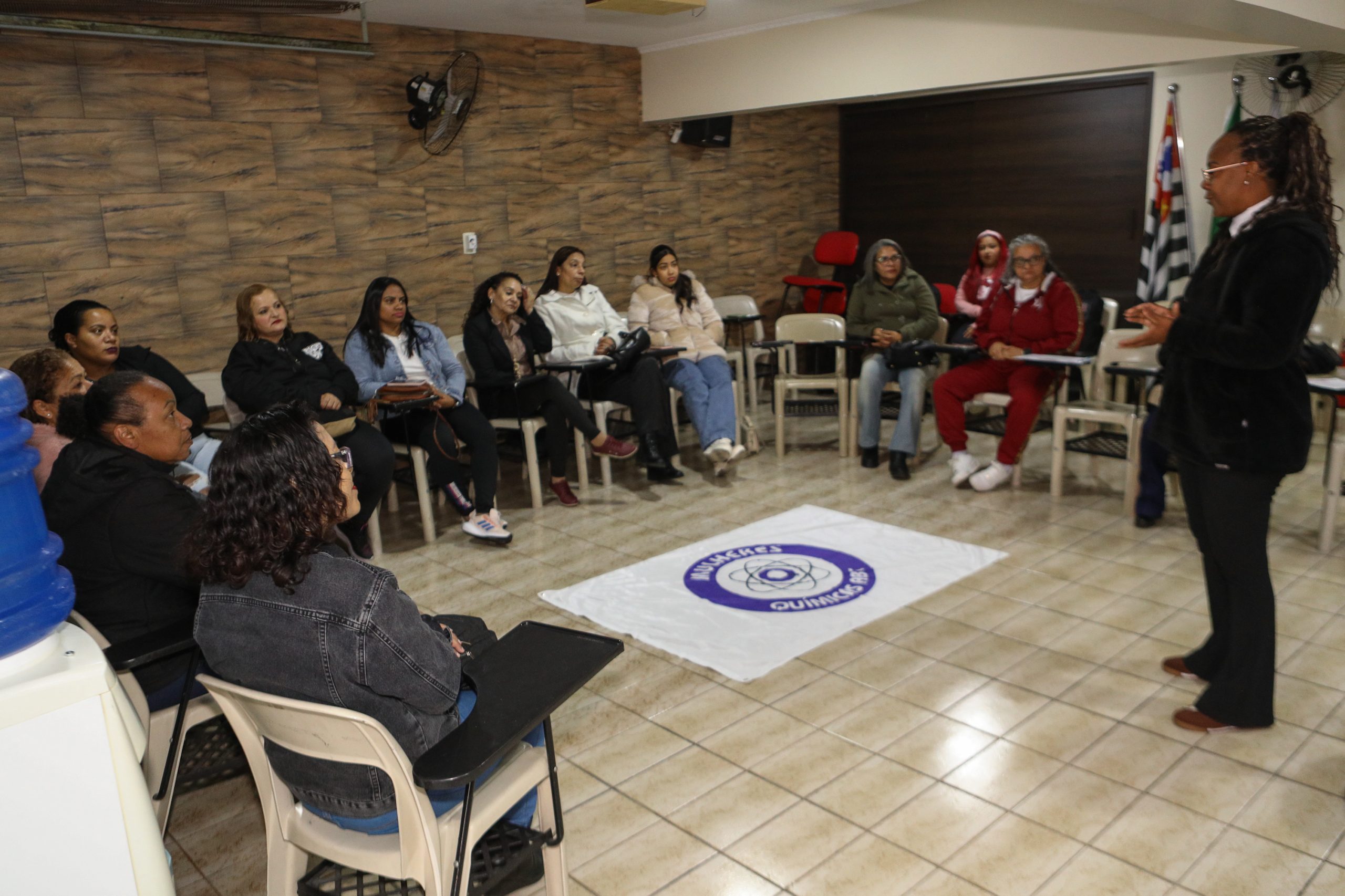 Roda de conversa entre Mulheres Químicas do ABC com o tema. Democracia, conquista e protagonismo feminino realizado na regional de Diadema. Rua dos Brilhantes - Centro de Diadema/SP. Fotos Dino Santos. Brasil_05_07_2025.