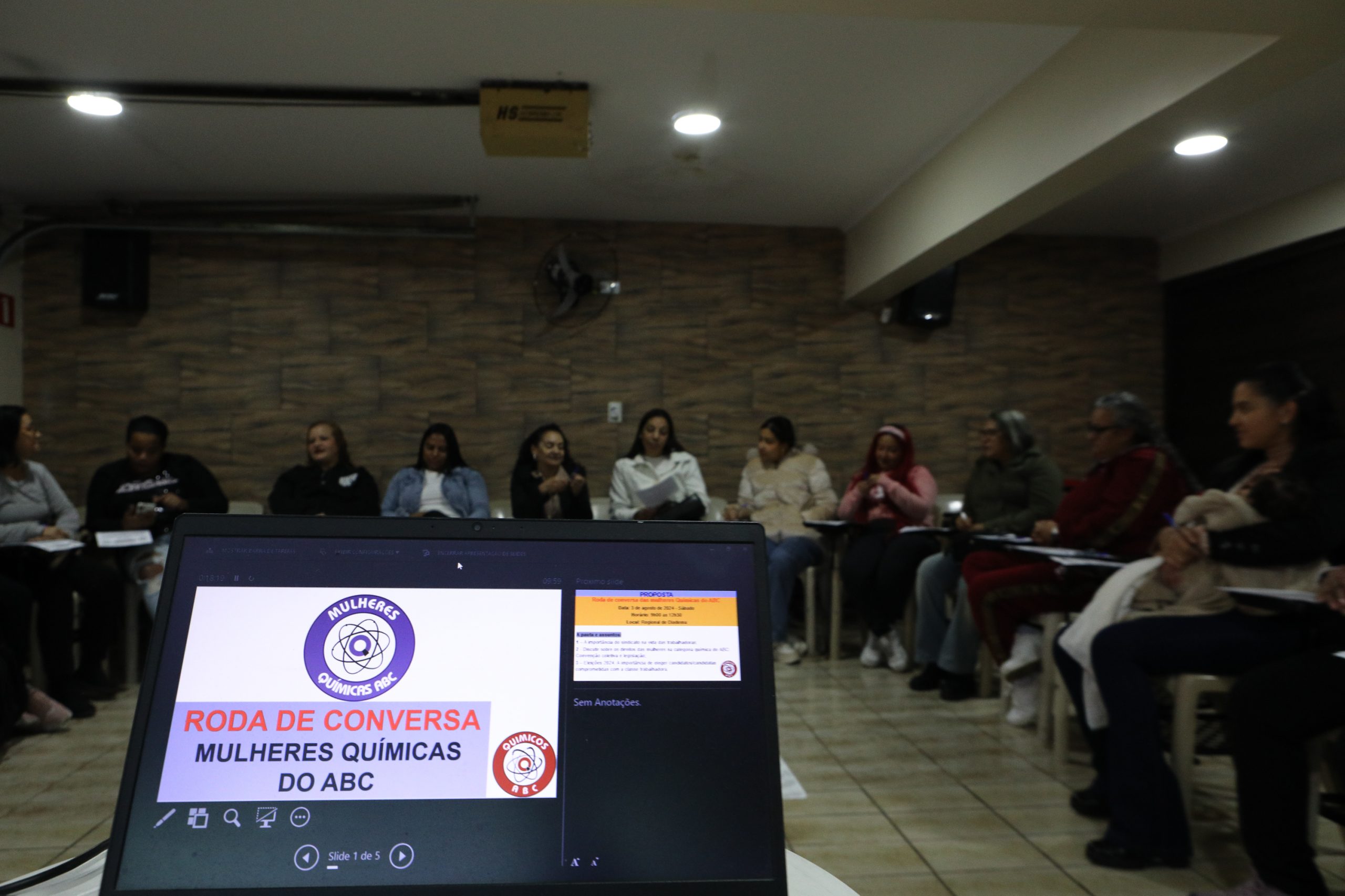 Roda de conversa entre Mulheres Químicas do ABC com o tema. Democracia, conquista e protagonismo feminino realizado na regional de Diadema. Rua dos Brilhantes - Centro de Diadema/SP. Fotos Dino Santos. Brasil_05_07_2025.