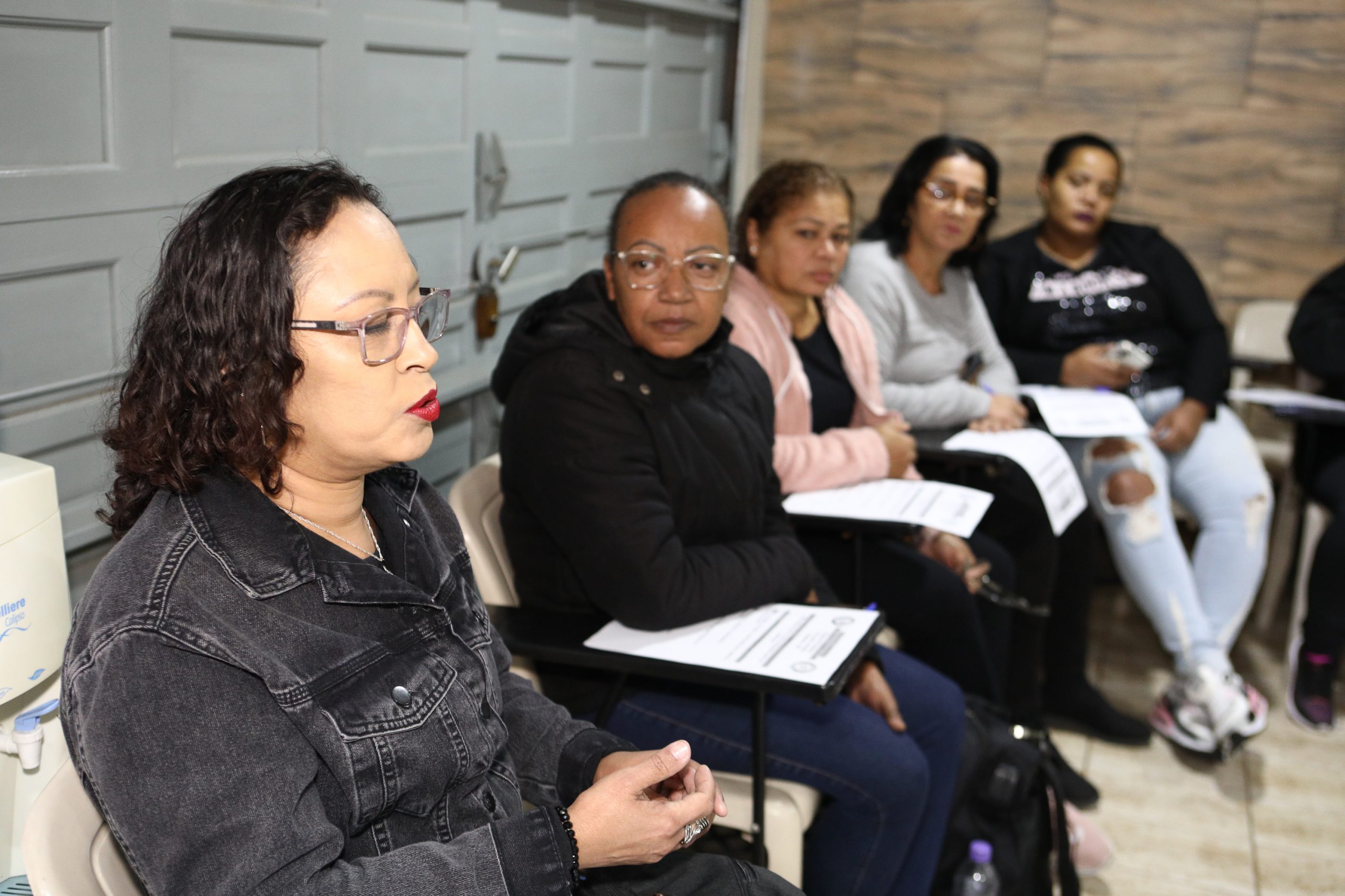 Roda de conversa entre Mulheres Químicas do ABC com o tema. Democracia, conquista e protagonismo feminino realizado na regional de Diadema. Rua dos Brilhantes - Centro de Diadema/SP. Fotos Dino Santos. Brasil_05_07_2025.