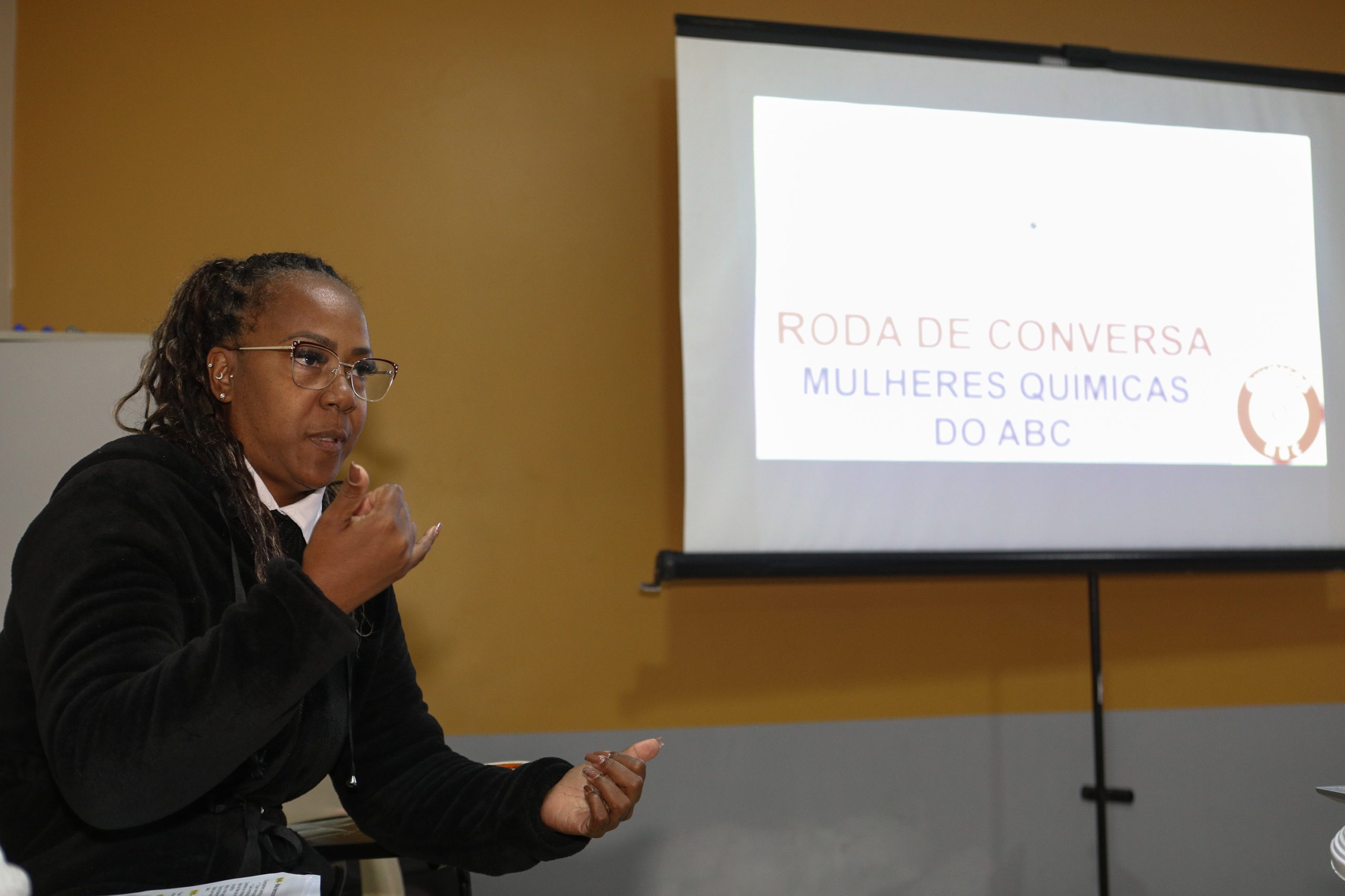 Roda de conversa entre Mulheres Químicas do ABC com o tema. Democracia, conquista e protagonismo feminino realizado na regional de Diadema. Rua dos Brilhantes - Centro de Diadema/SP. Fotos Dino Santos. Brasil_05_07_2025.