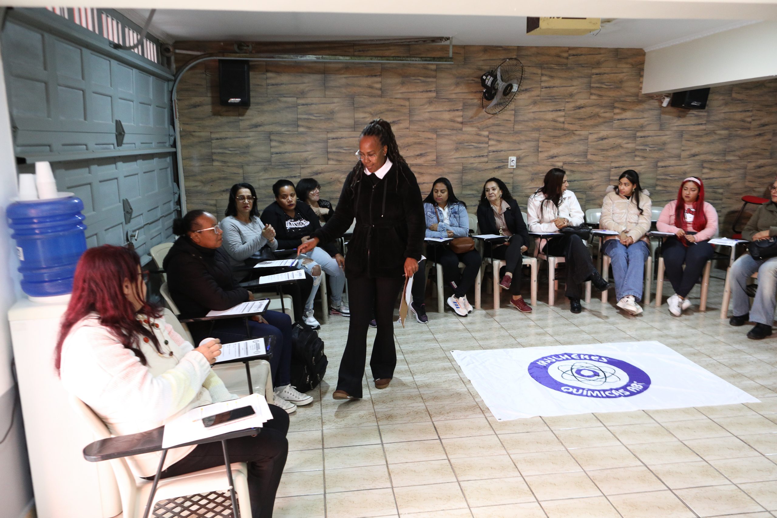 Roda de conversa entre Mulheres Químicas do ABC com o tema. Democracia, conquista e protagonismo feminino realizado na regional de Diadema. Rua dos Brilhantes - Centro de Diadema/SP. Fotos Dino Santos. Brasil_05_07_2025.