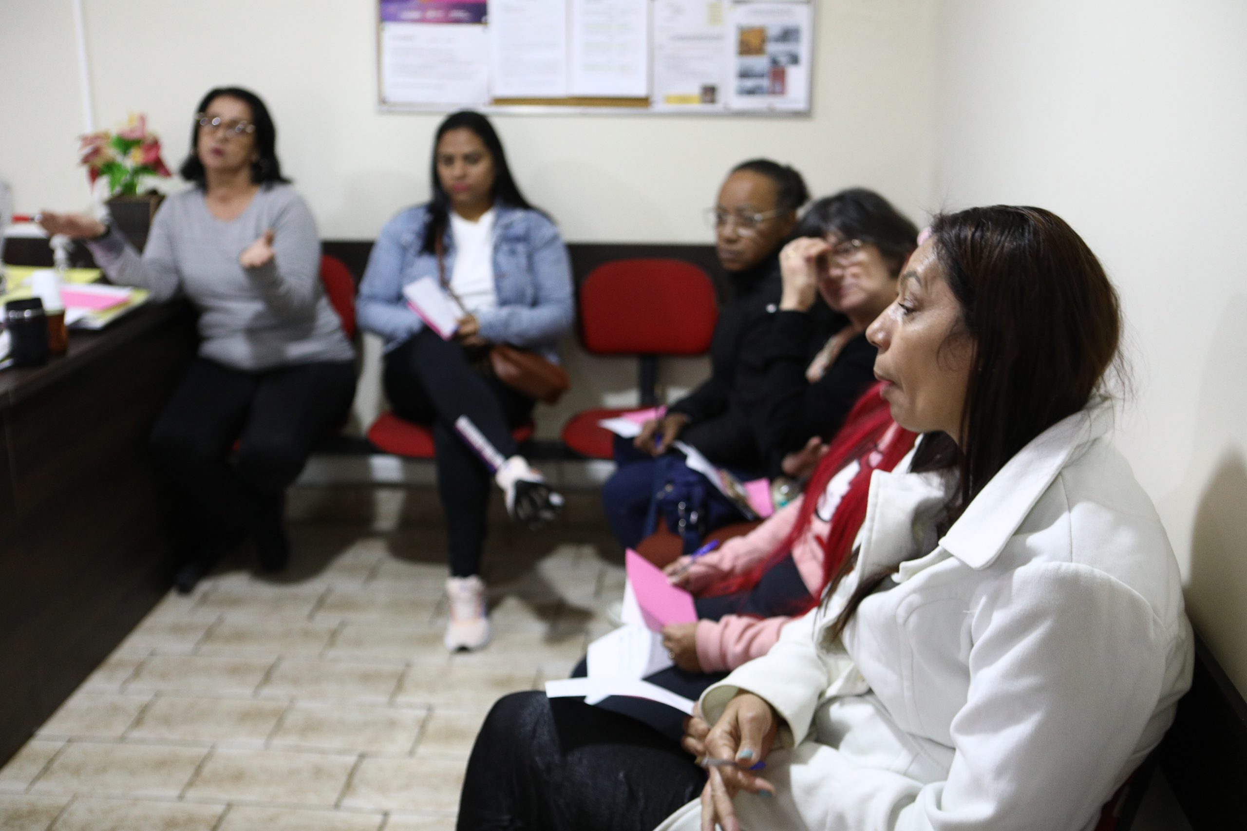 Roda de conversa entre Mulheres Químicas do ABC com o tema. Democracia, conquista e protagonismo feminino realizado na regional de Diadema. Rua dos Brilhantes - Centro de Diadema/SP. Fotos Dino Santos. Brasil_05_07_2025.