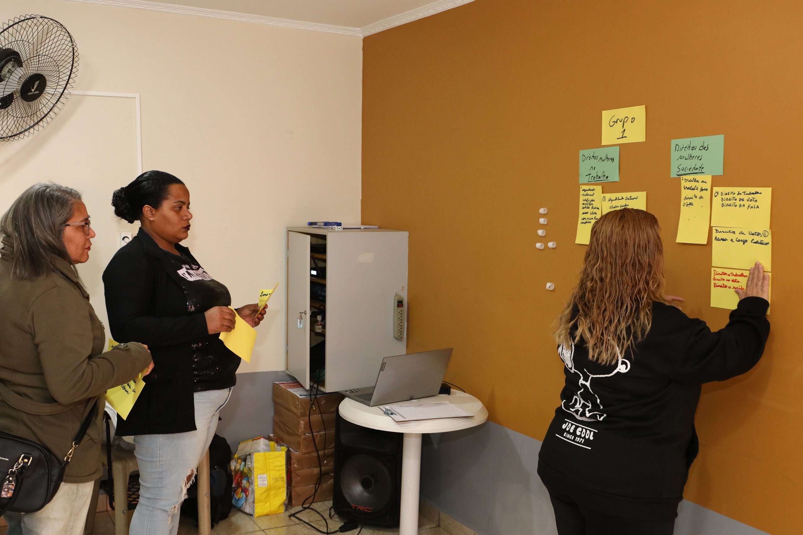 Roda de conversa entre Mulheres Químicas do ABC com o tema. Democracia, conquista e protagonismo feminino realizado na regional de Diadema. Rua dos Brilhantes - Centro de Diadema/SP. Fotos Dino Santos. Brasil_05_07_2025.