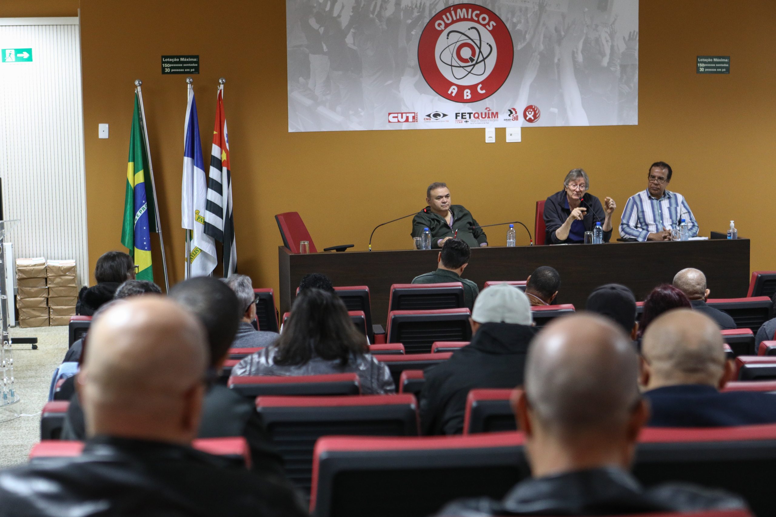 Palestra como Prof. Dr. José Dari Krein Especialista da Unicamp fala sobre enfraquecimento sindical, informalidade e desafios para a mobilização. Fotos Dino Santos. Brasil_07_07_2025.