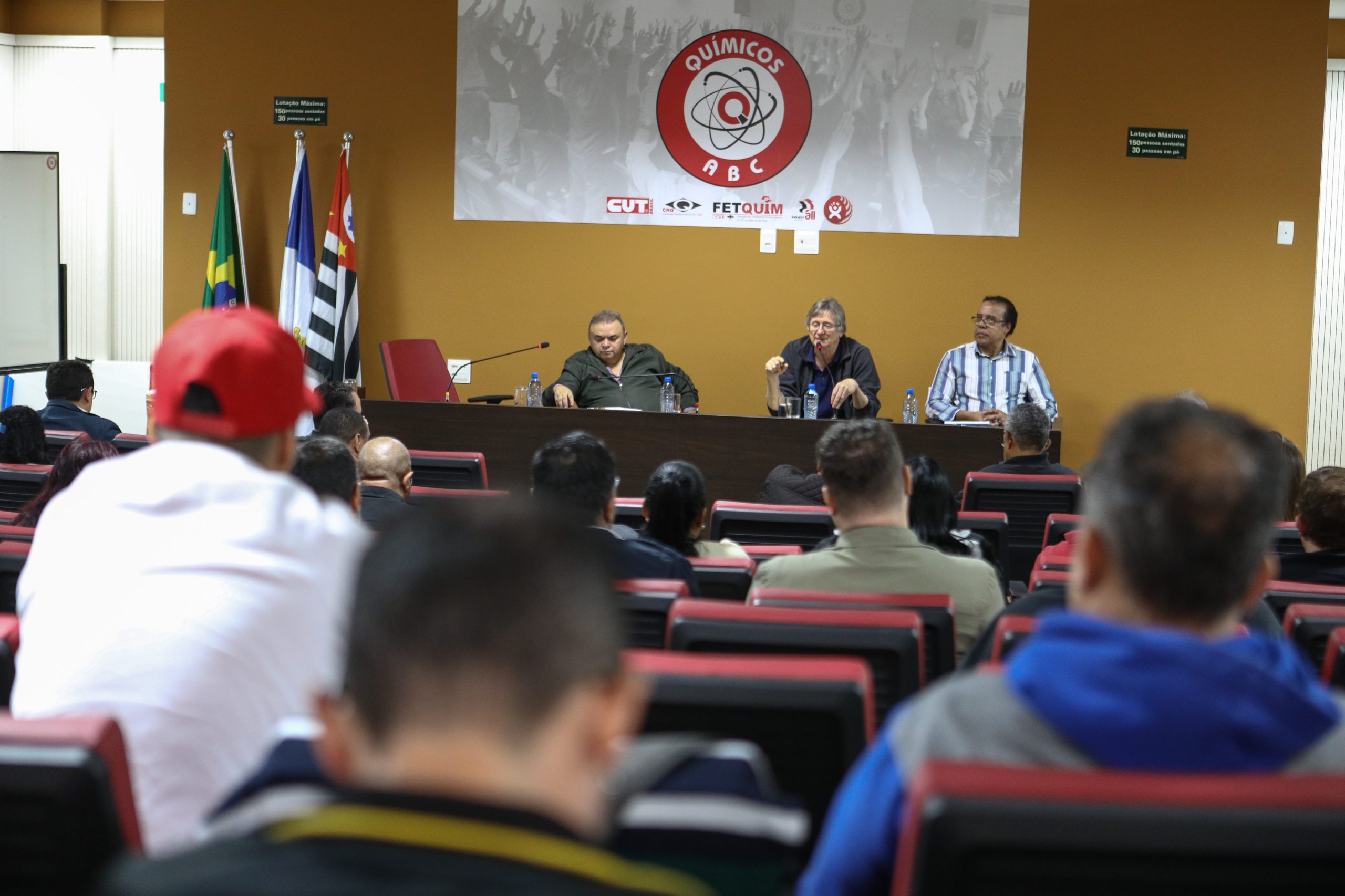 Palestra como Prof. Dr. José Dari Krein Especialista da Unicamp fala sobre enfraquecimento sindical, informalidade e desafios para a mobilização. Fotos Dino Santos. Brasil_07_07_2025.