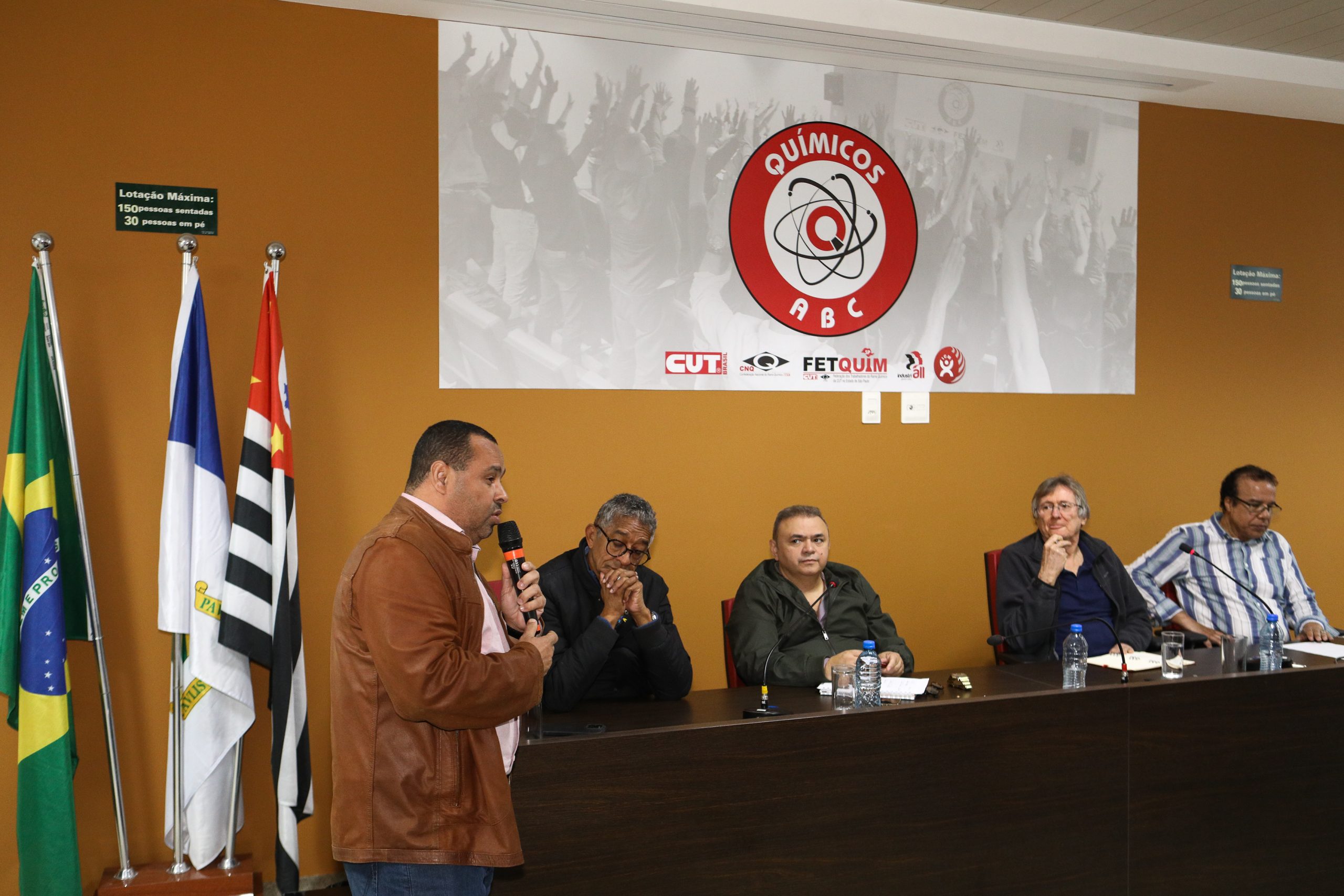 Palestra como Prof. Dr. José Dari Krein Especialista da Unicamp fala sobre enfraquecimento sindical, informalidade e desafios para a mobilização. Fotos Dino Santos. Brasil_07_07_2025.