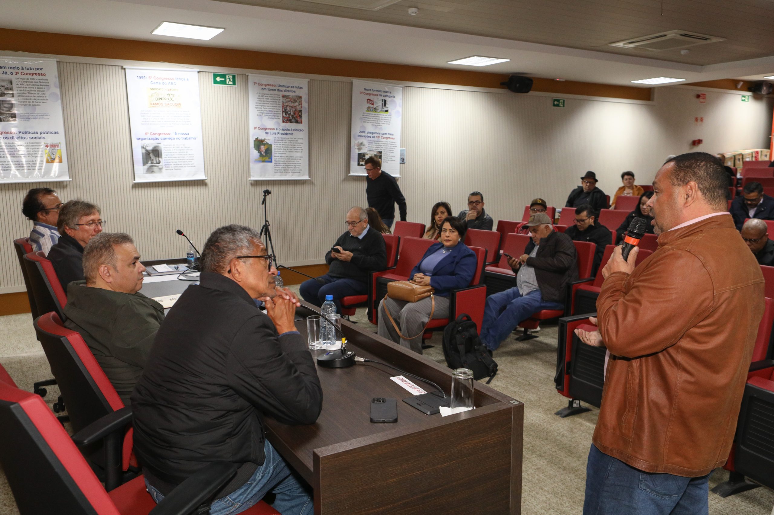 Palestra como Prof. Dr. José Dari Krein Especialista da Unicamp fala sobre enfraquecimento sindical, informalidade e desafios para a mobilização. Fotos Dino Santos. Brasil_07_07_2025.