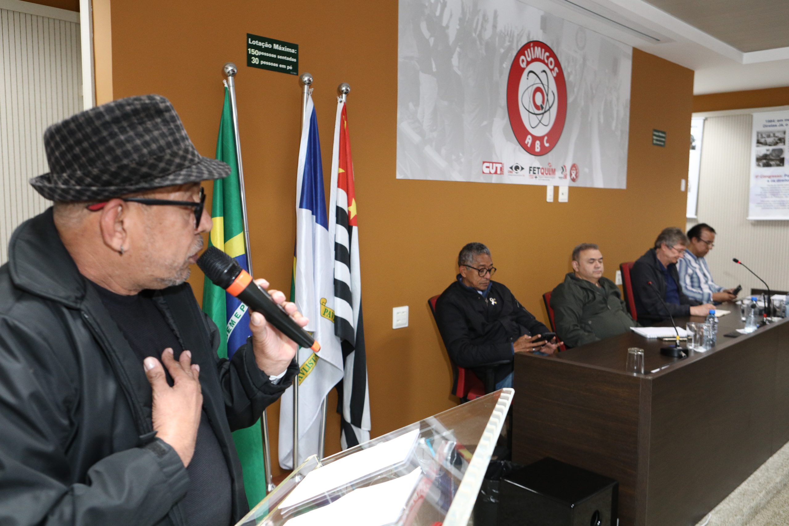 Palestra como Prof. Dr. José Dari Krein Especialista da Unicamp fala sobre enfraquecimento sindical, informalidade e desafios para a mobilização. Fotos Dino Santos. Brasil_07_07_2025.