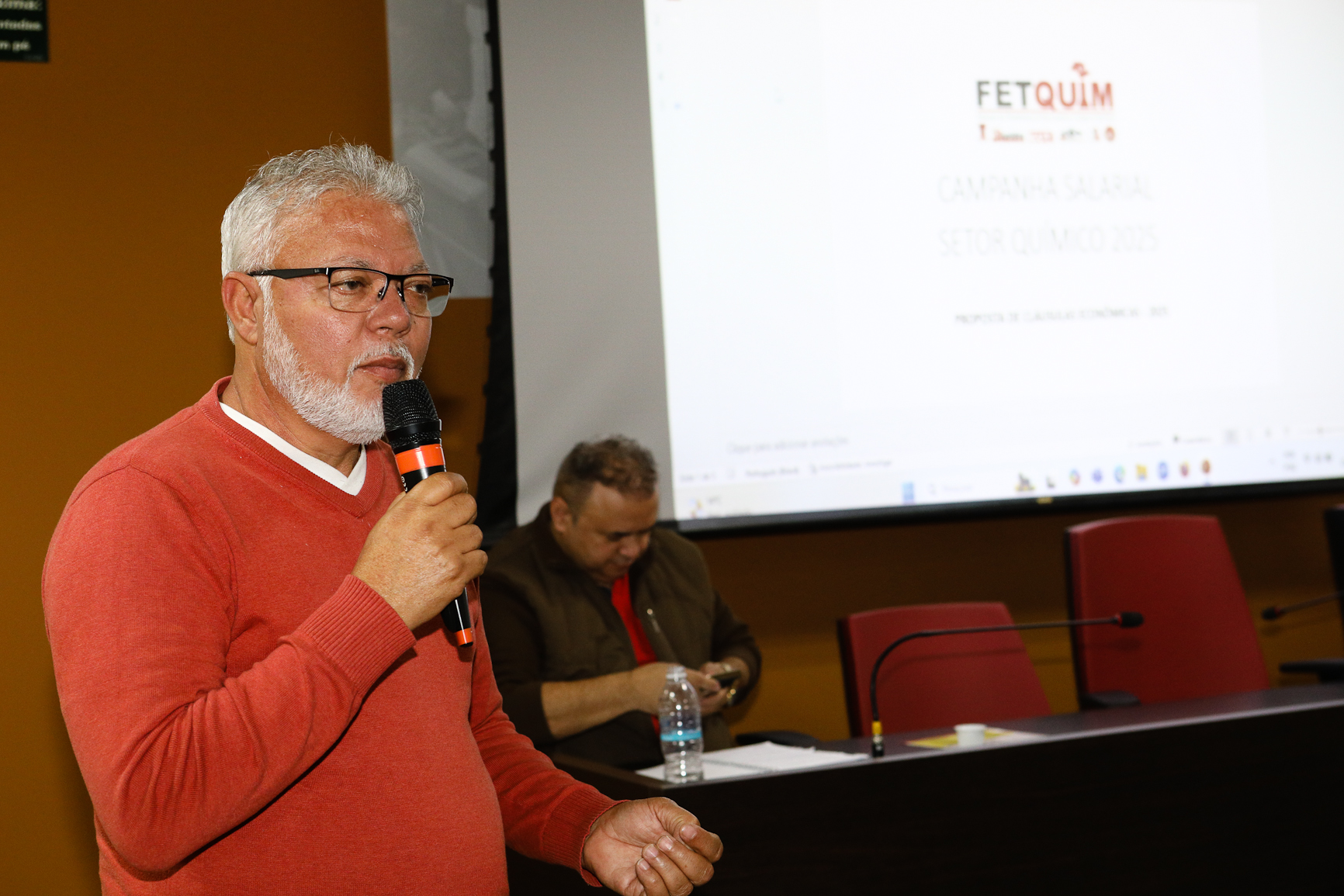 Assembleia para aprovar a pauta da campanha salarial 2025/2026 realizada na Sede do Sindicato dos Químicos do ABC. Rua Senador Fláquer, 813 - Centro de Santo André-SP. Fotos Dino Santos. Brasil_25_09_2025.