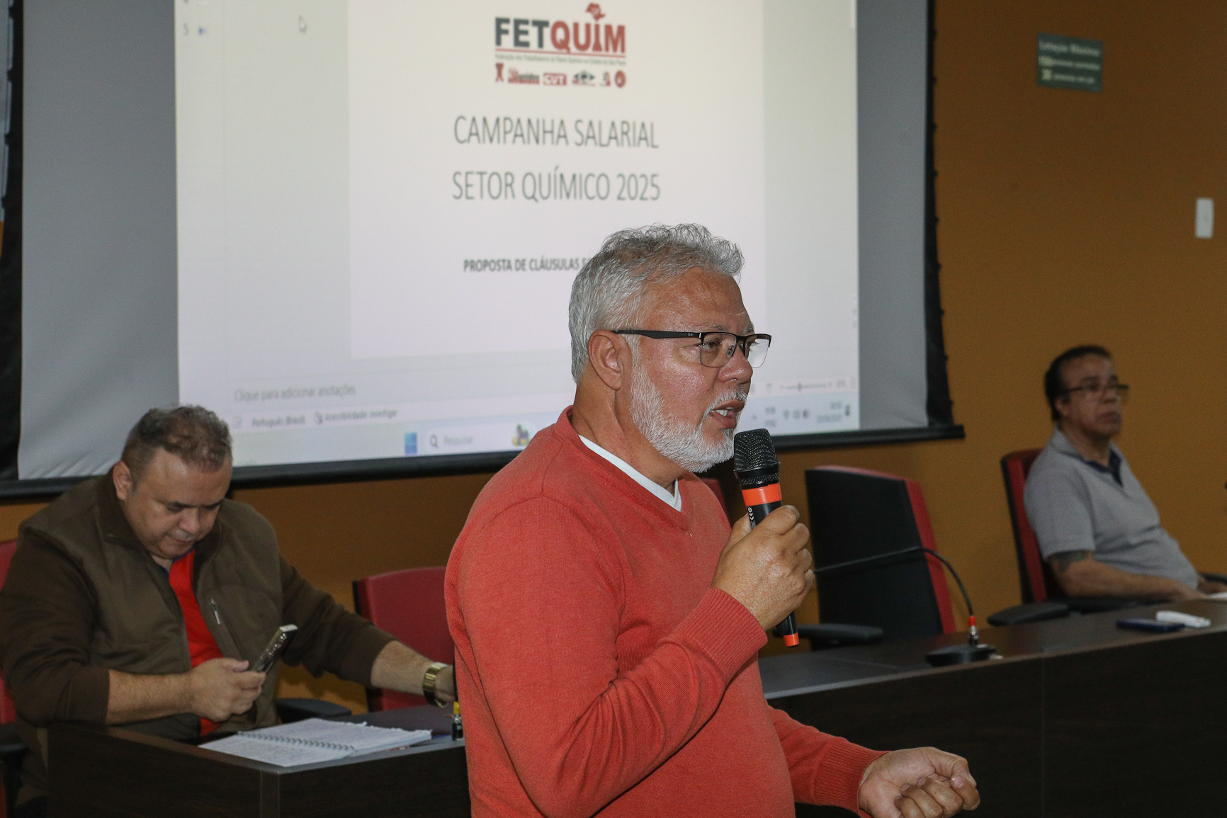Assembleia para aprovar a pauta da campanha salarial 2025/2026 realizada na Sede do Sindicato dos Químicos do ABC. Rua Senador Fláquer, 813 - Centro de Santo André-SP. Fotos Dino Santos. Brasil_25_09_2025.